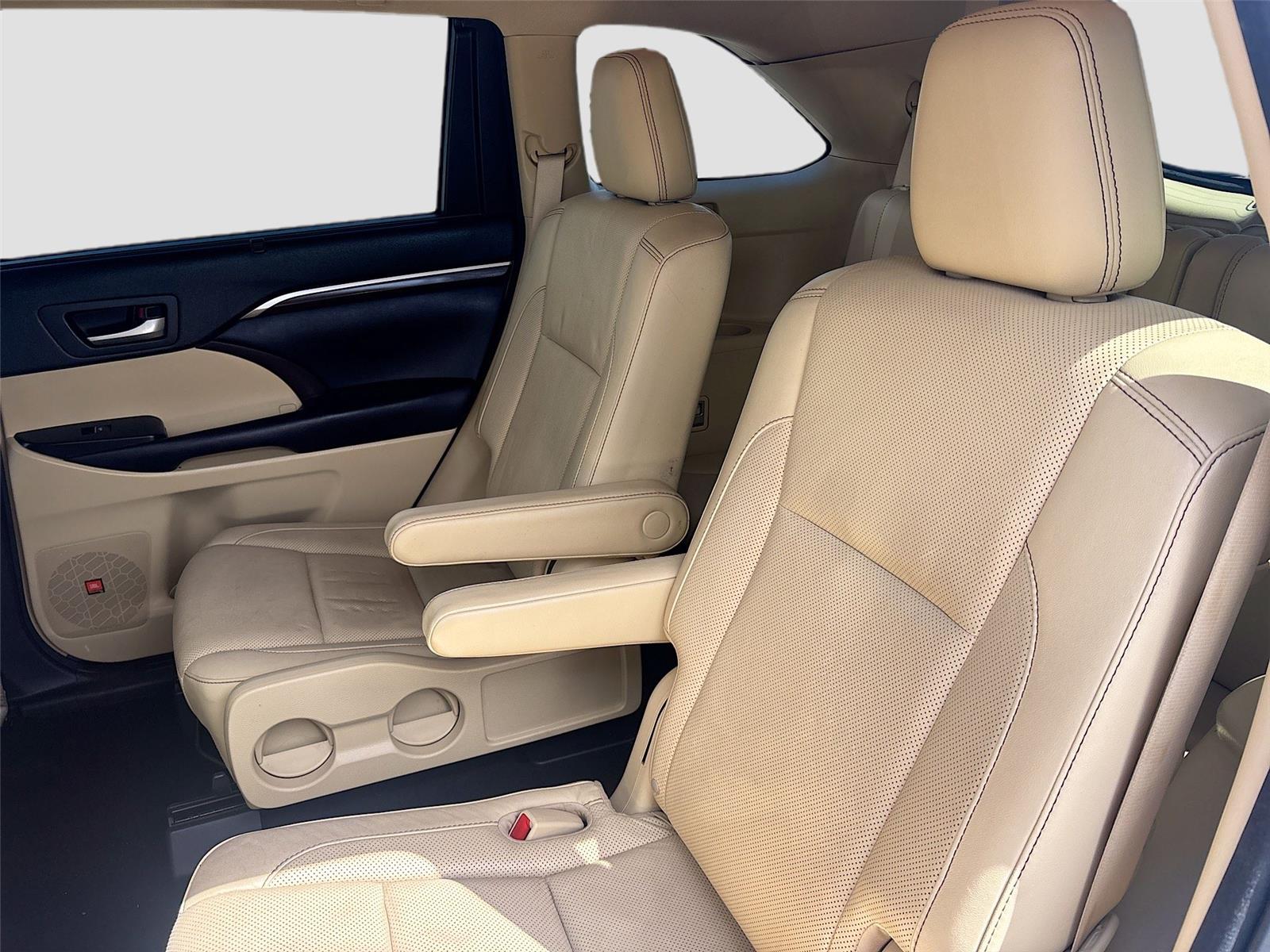 2016 Toyota Highlander Limited photo 2