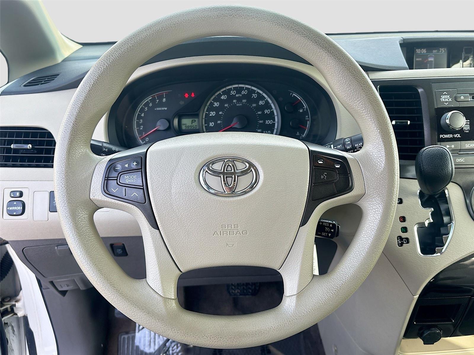 2013 TOYOTA SIENNA
