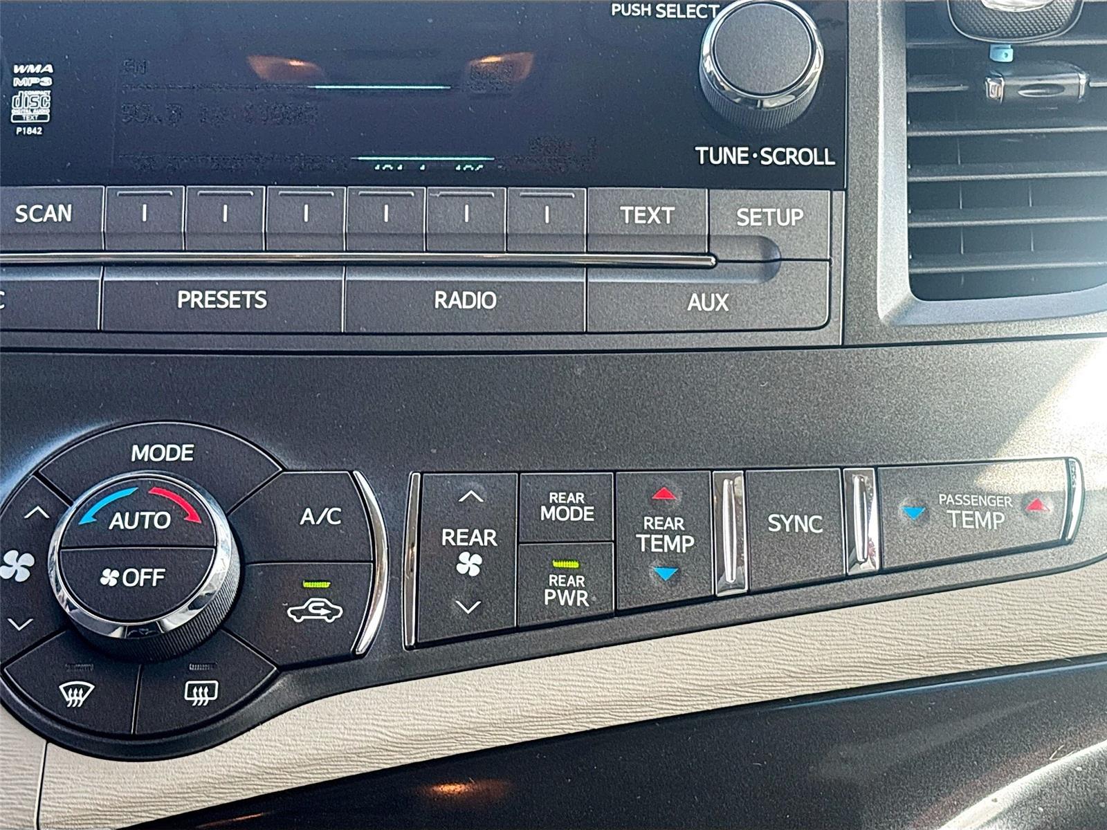 2013 TOYOTA SIENNA