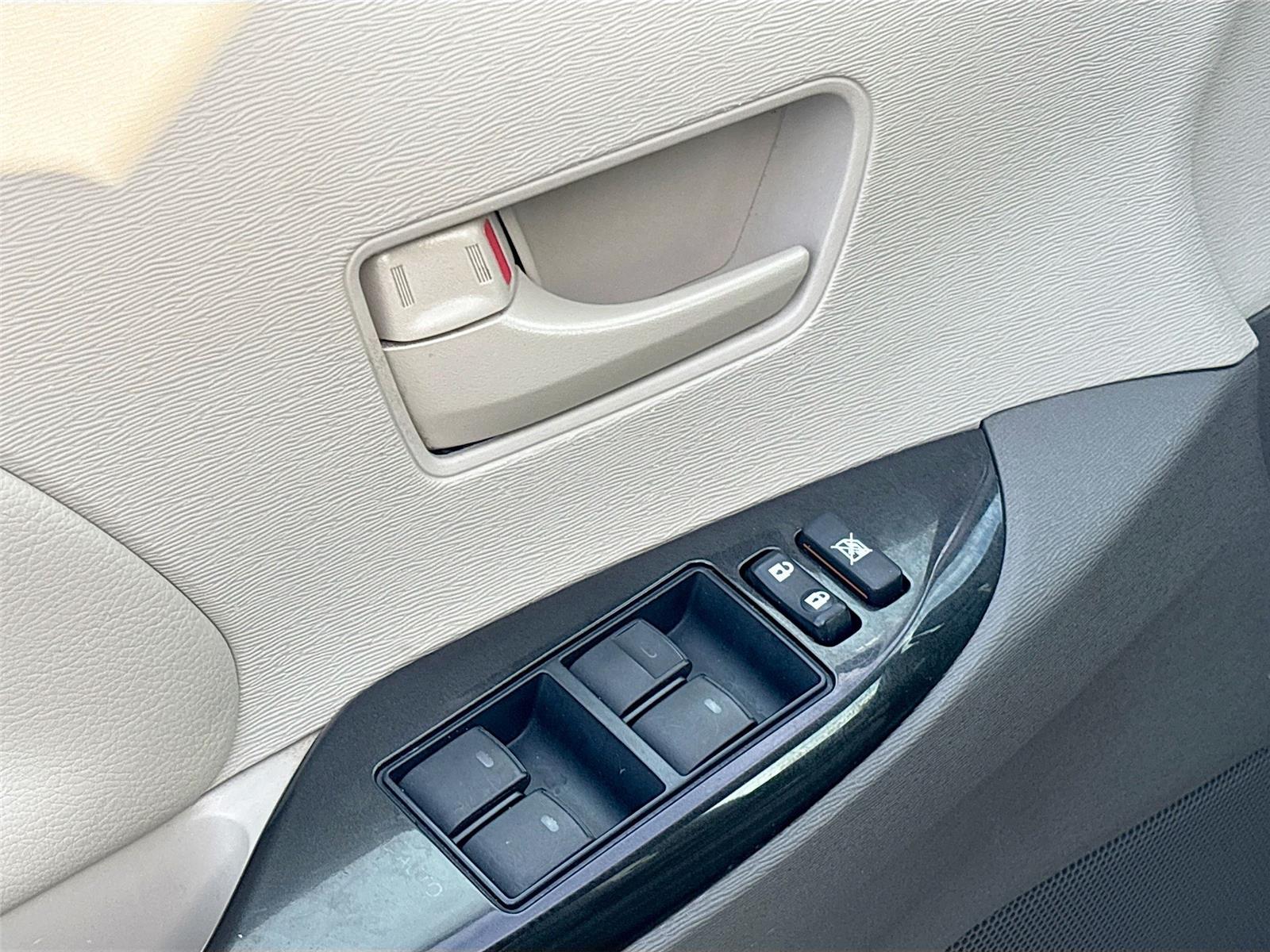 2013 TOYOTA SIENNA