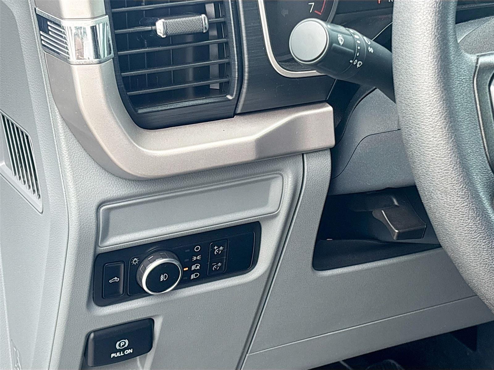 2023 Ford F-150 XLT photo 4