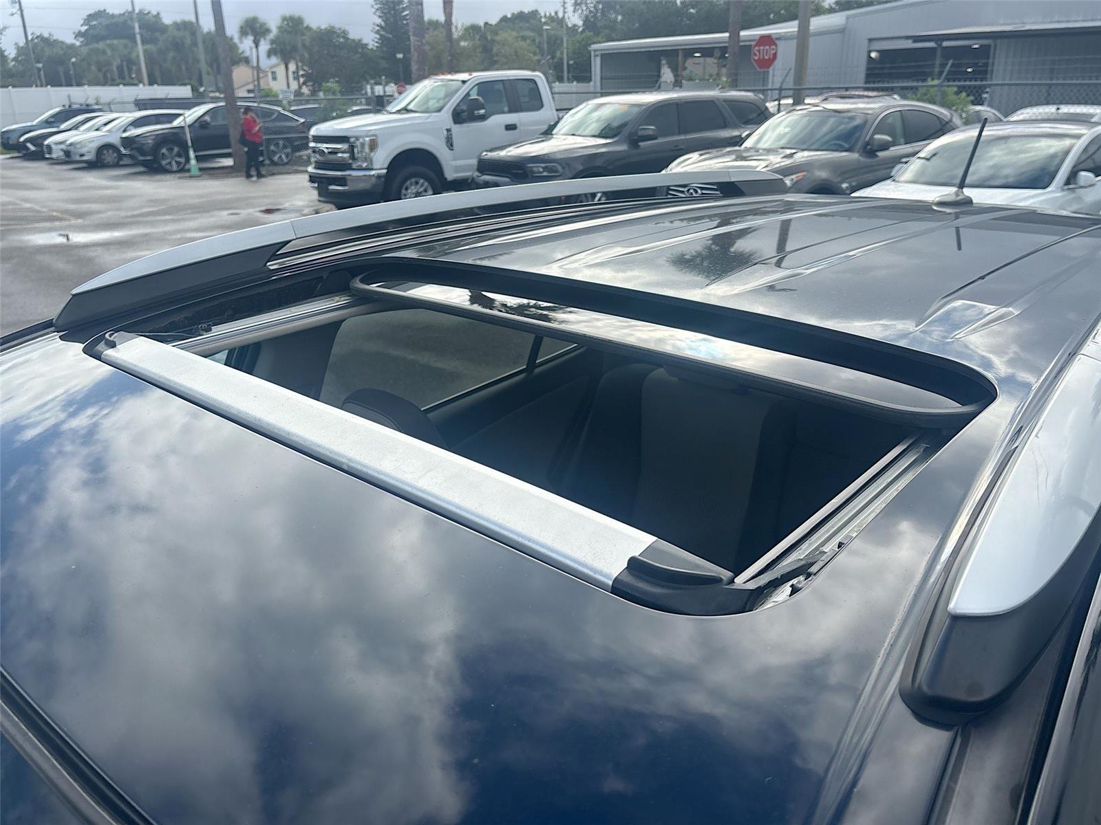 2014 Toyota RAV4 XLE photo 13