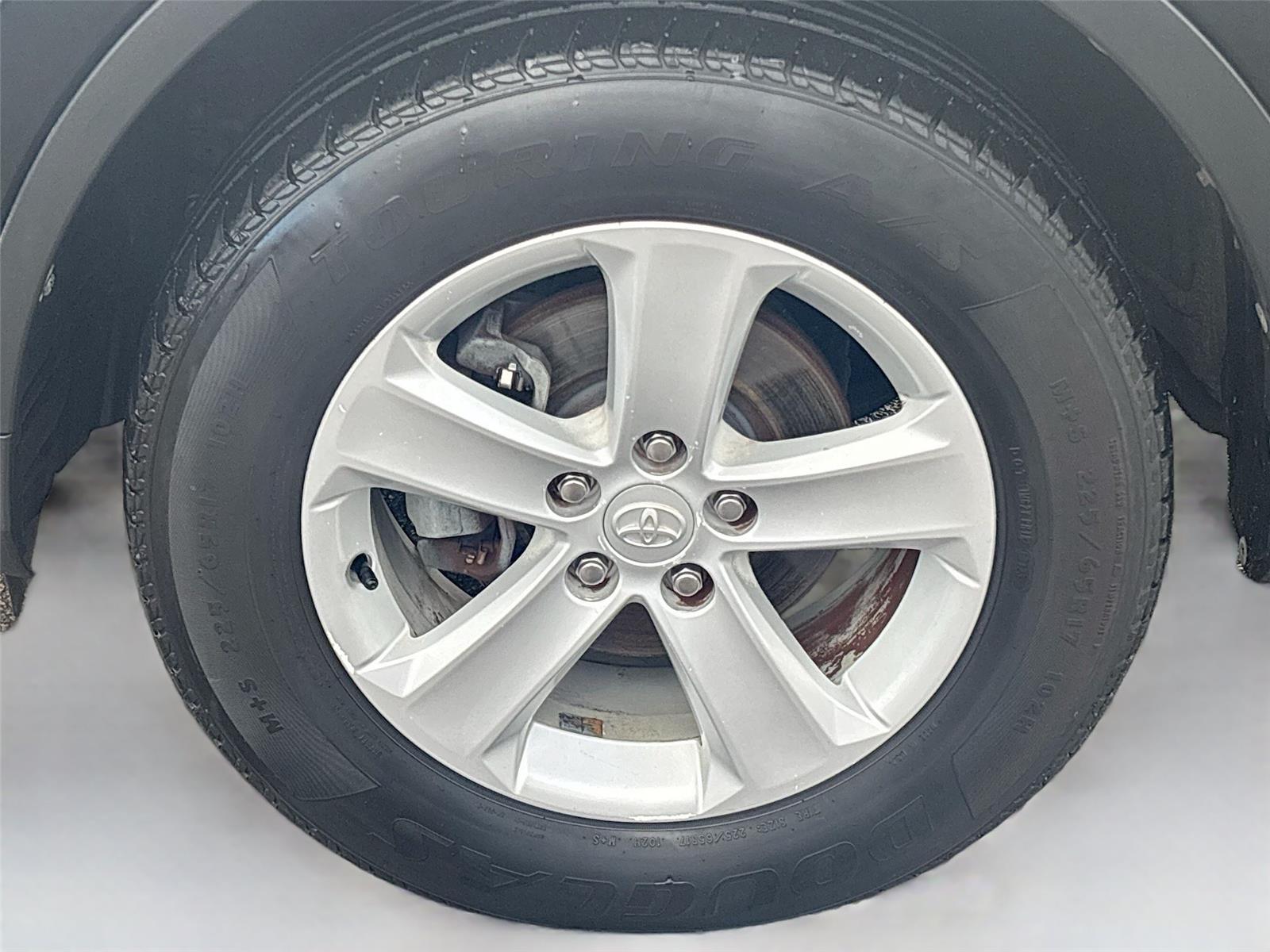 2014 Toyota RAV4 XLE photo 19