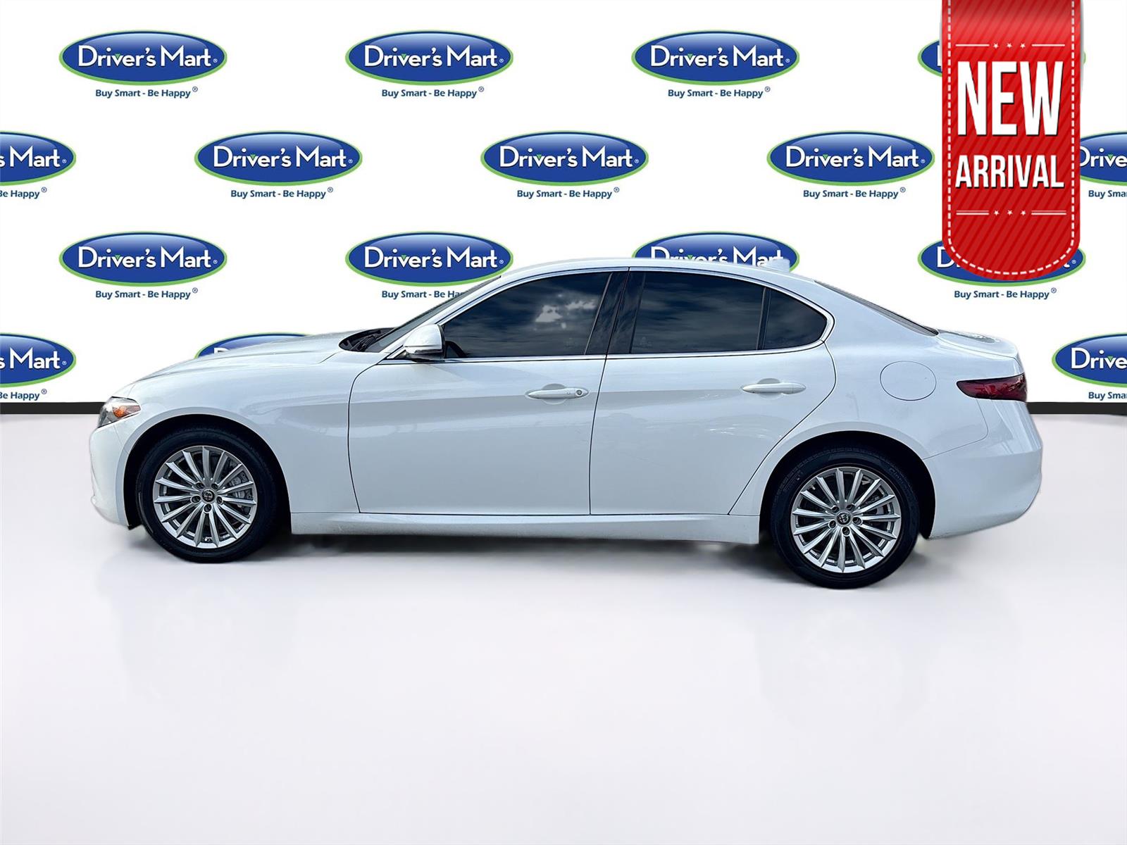 2021 Alfa Romeo Giulia photo 4