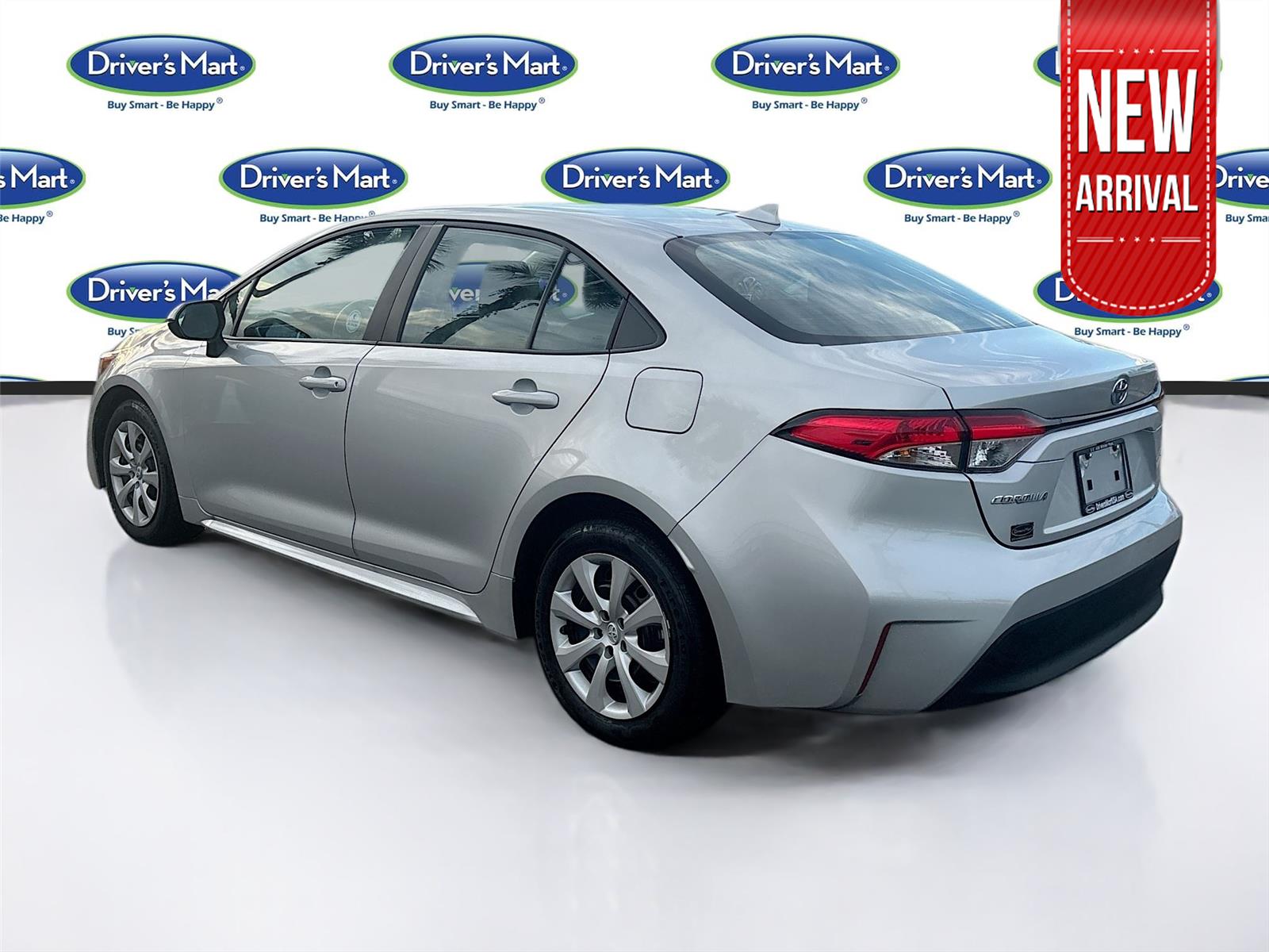 2025 Toyota Corolla LE photo 4