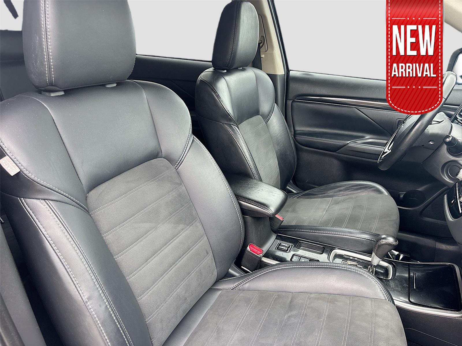 2020 Mitsubishi Outlander SE