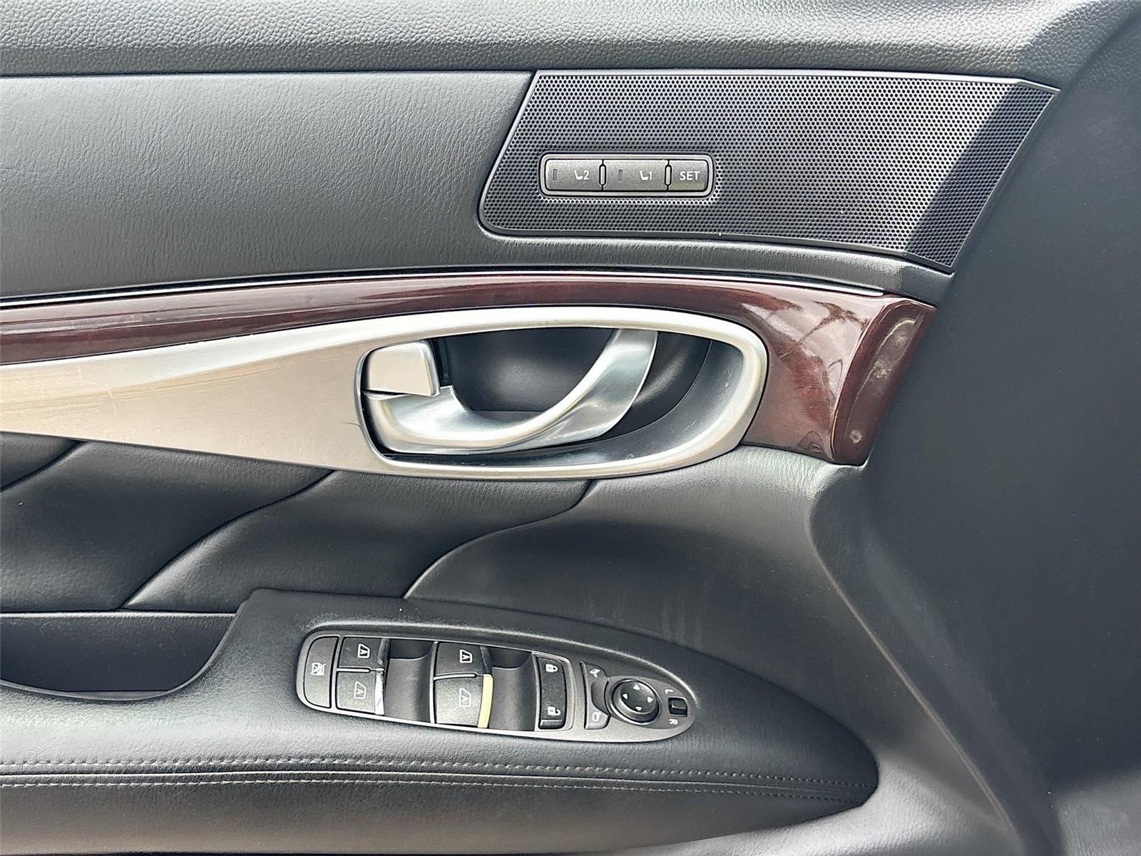 2018 INFINITI Q70 3.7 LUXE