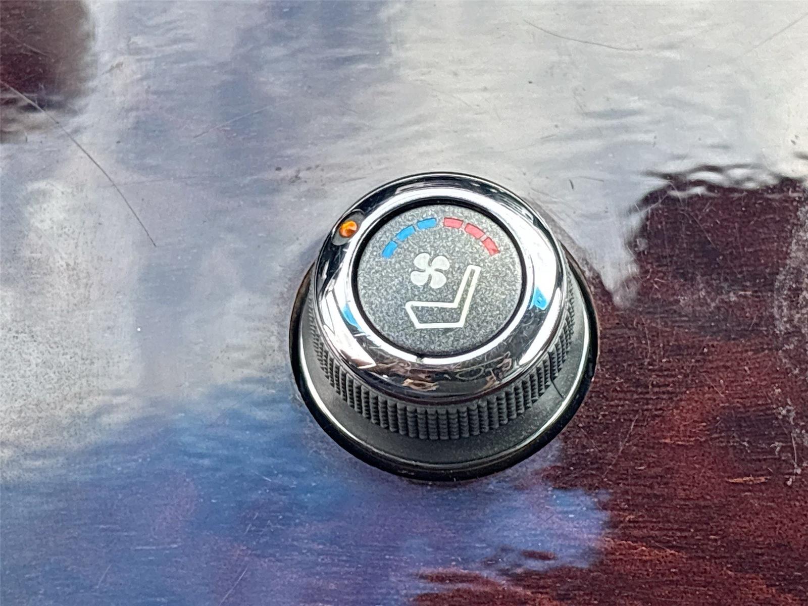 2018 INFINITI Q70 3.7 LUXE