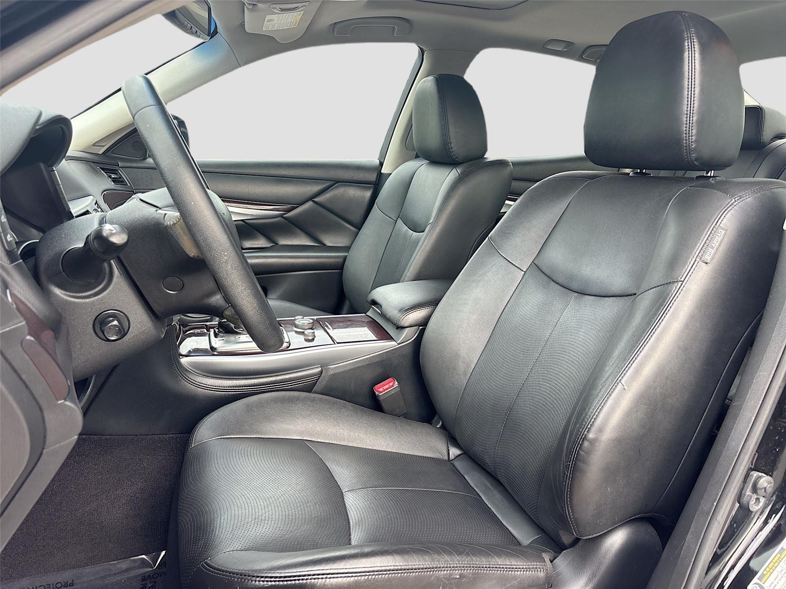 2018 INFINITI Q70 3.7 LUXE