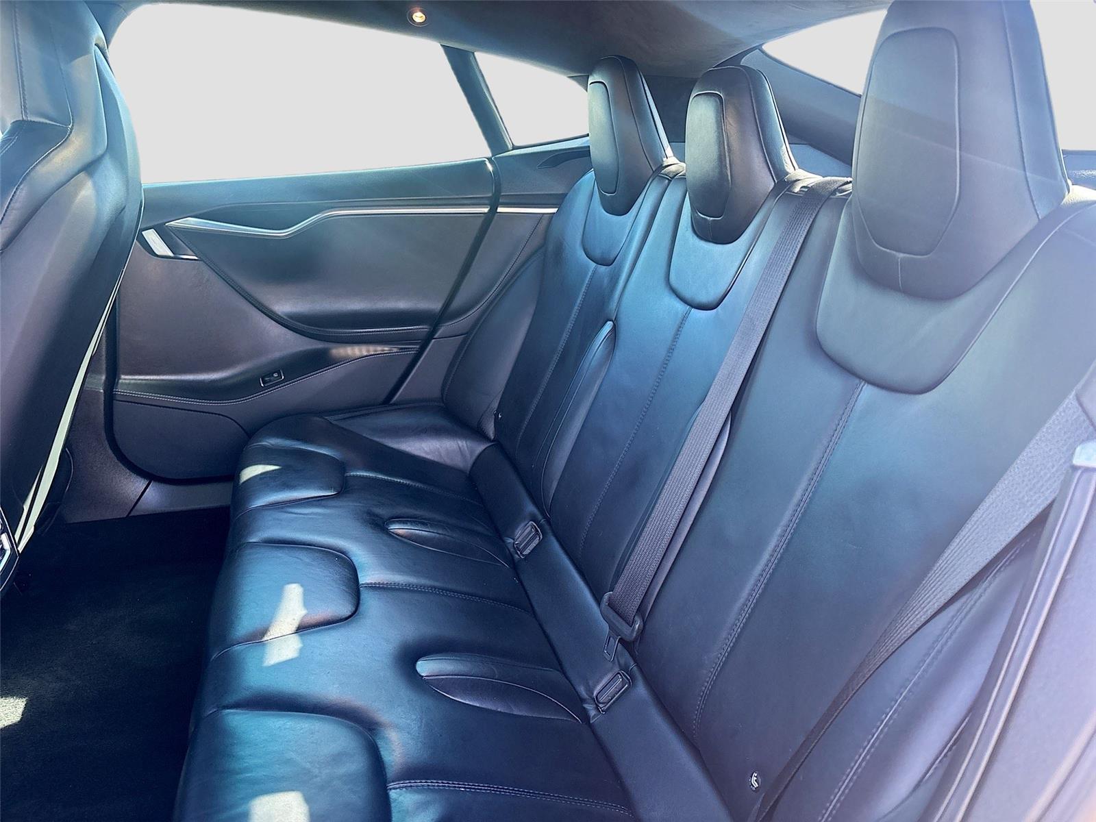 2016 Tesla Model S 90D