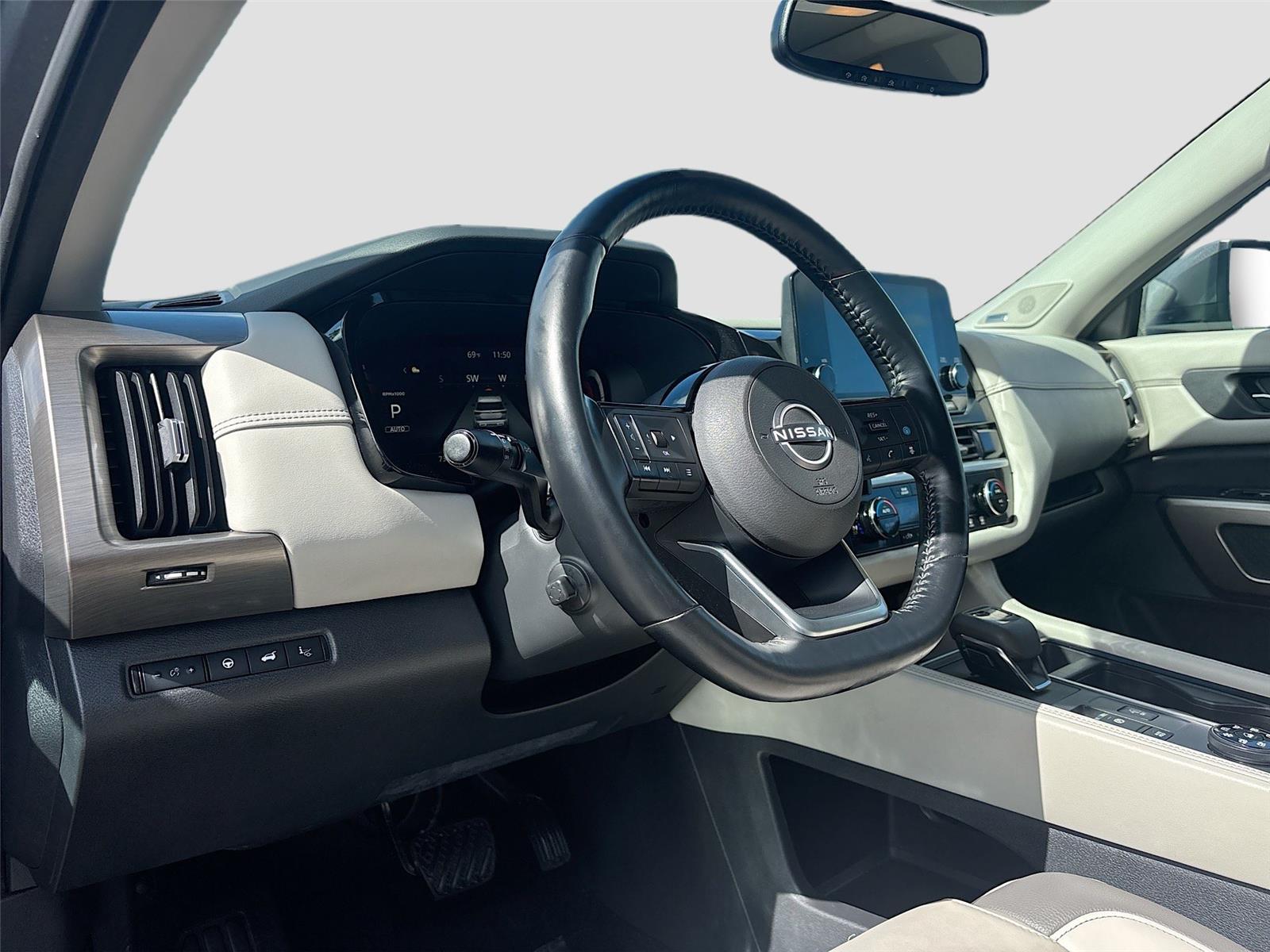 2022 Nissan Pathfinder Platinum