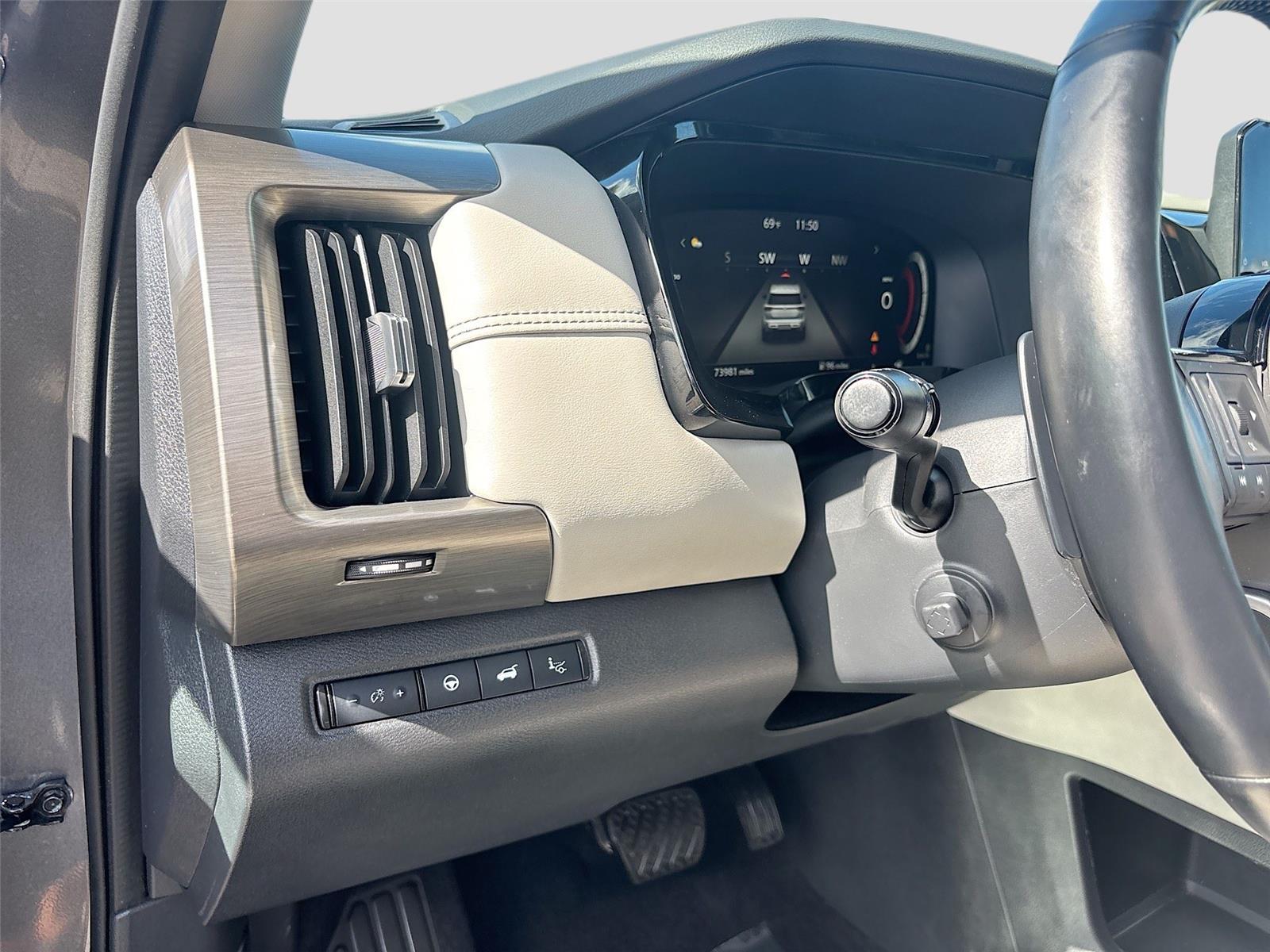 2022 Nissan Pathfinder Platinum