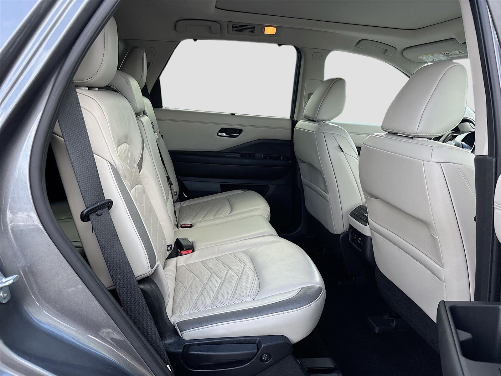 2022 Nissan Pathfinder Platinum