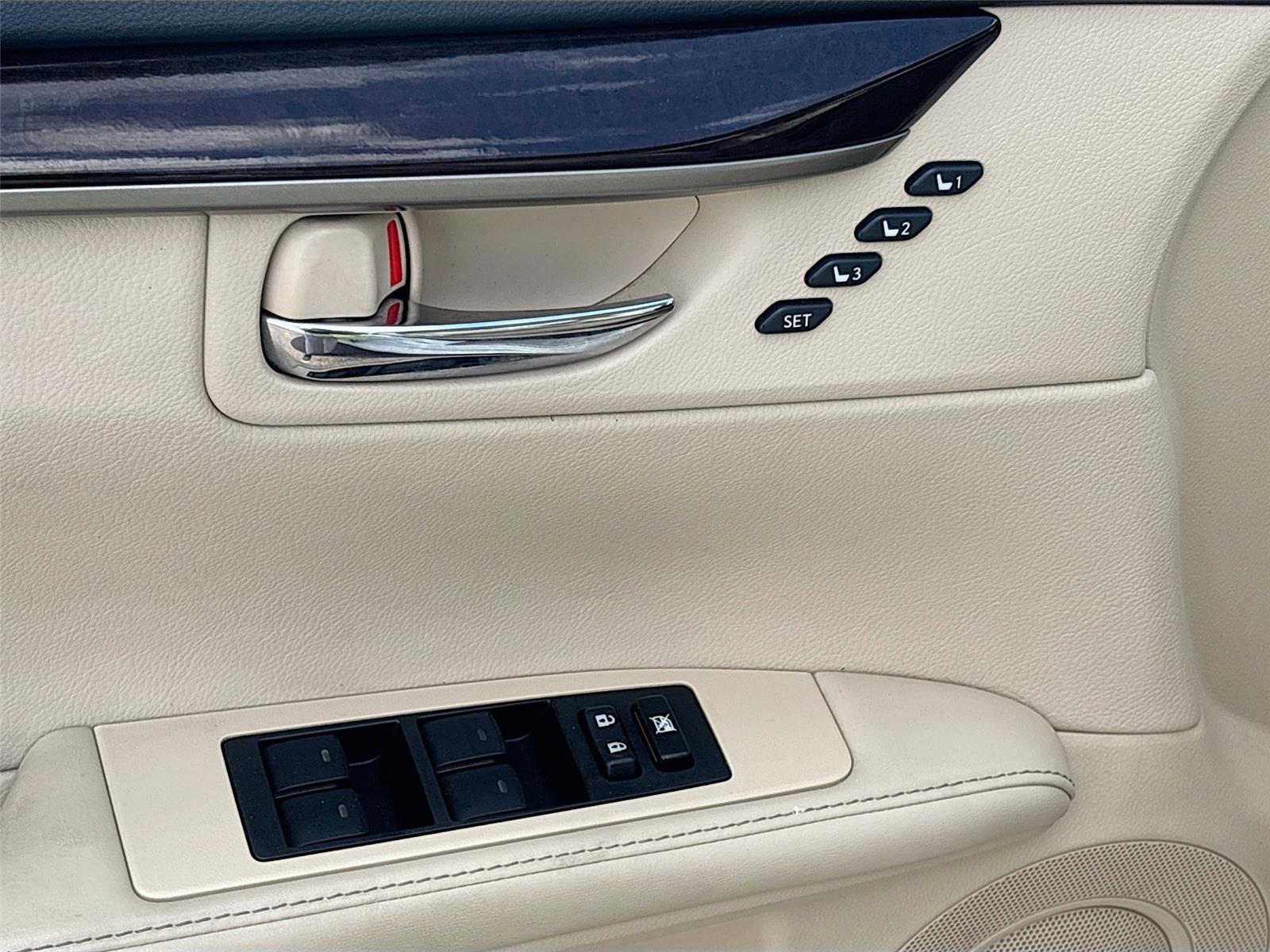 2013 Lexus ES 350 4dr Sdn