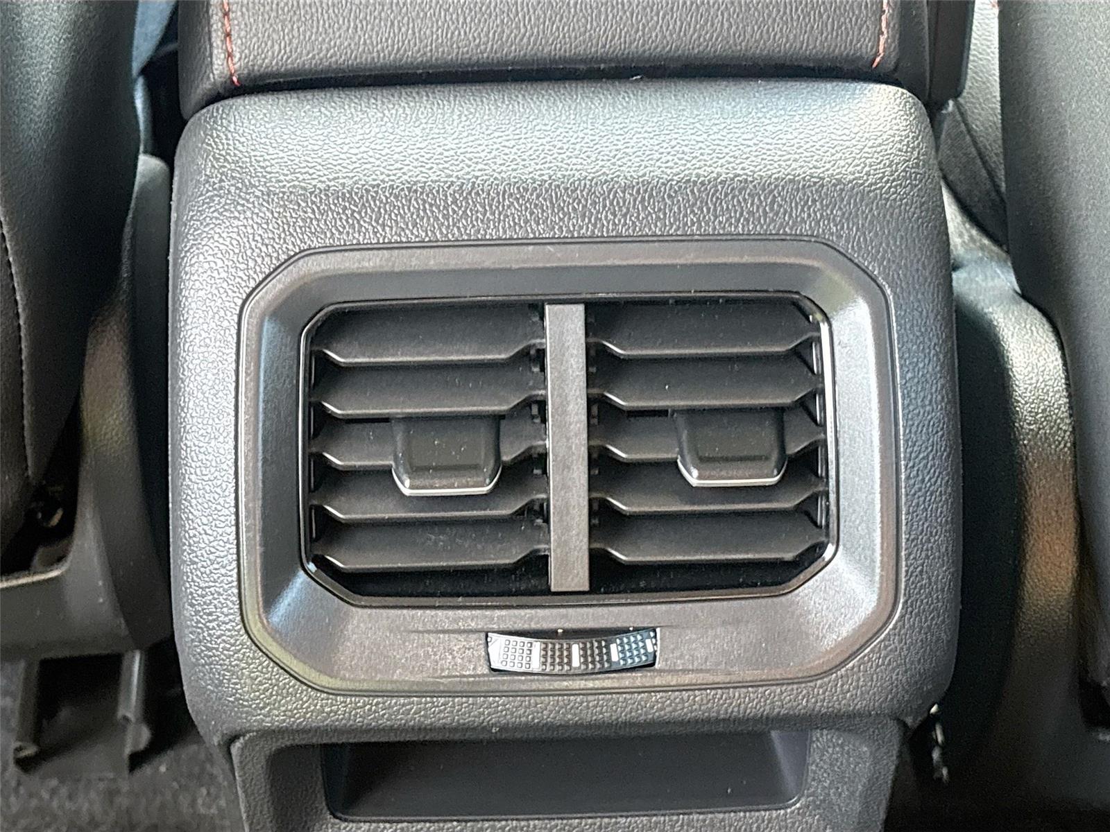 2024 VOLKSWAGEN TIGUAN SE/WOLFS