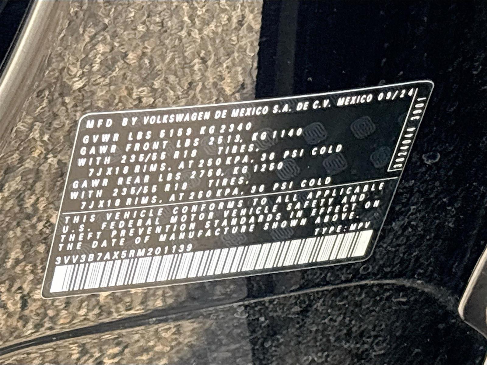 2024 VOLKSWAGEN TIGUAN SE/WOLFS