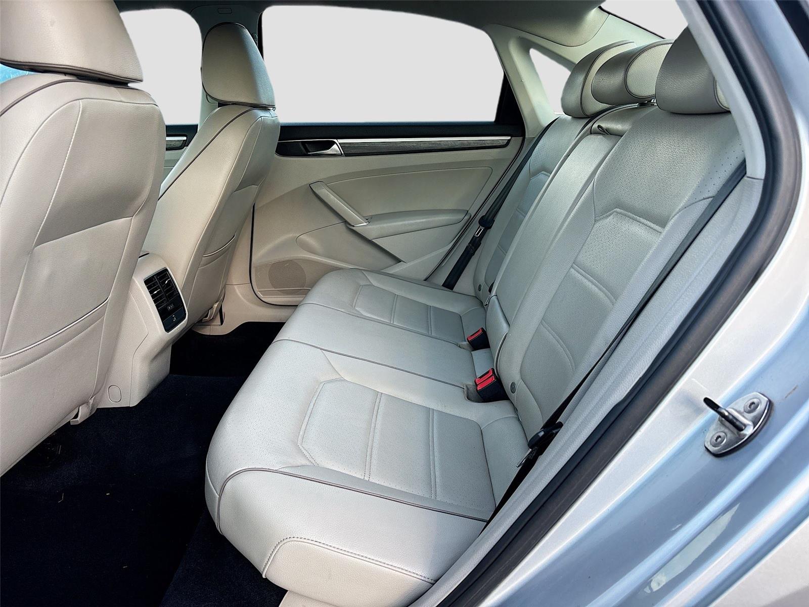 2018 Volkswagen Passat 2.0T SE