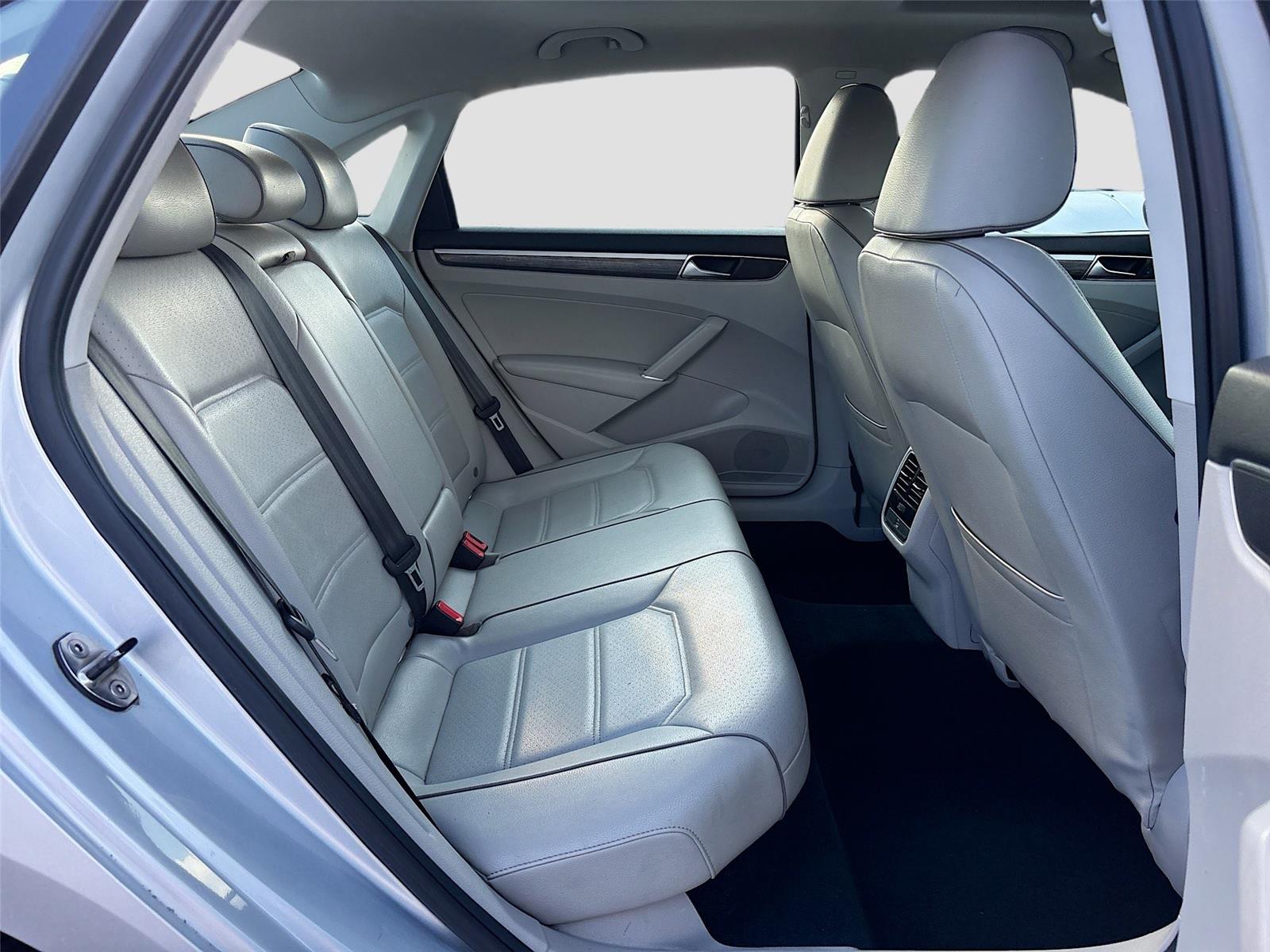 2018 Volkswagen Passat 2.0T SE