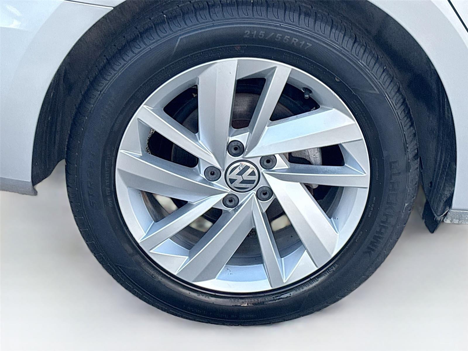 2018 Volkswagen Passat 2.0T SE