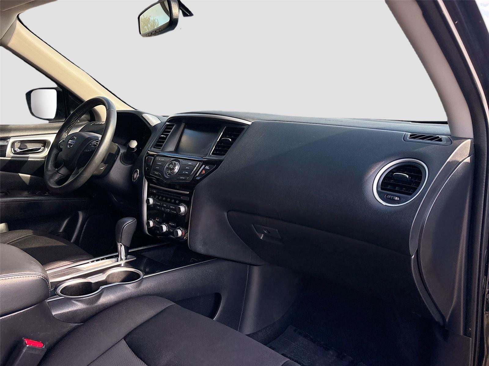 2020 Nissan Pathfinder SV