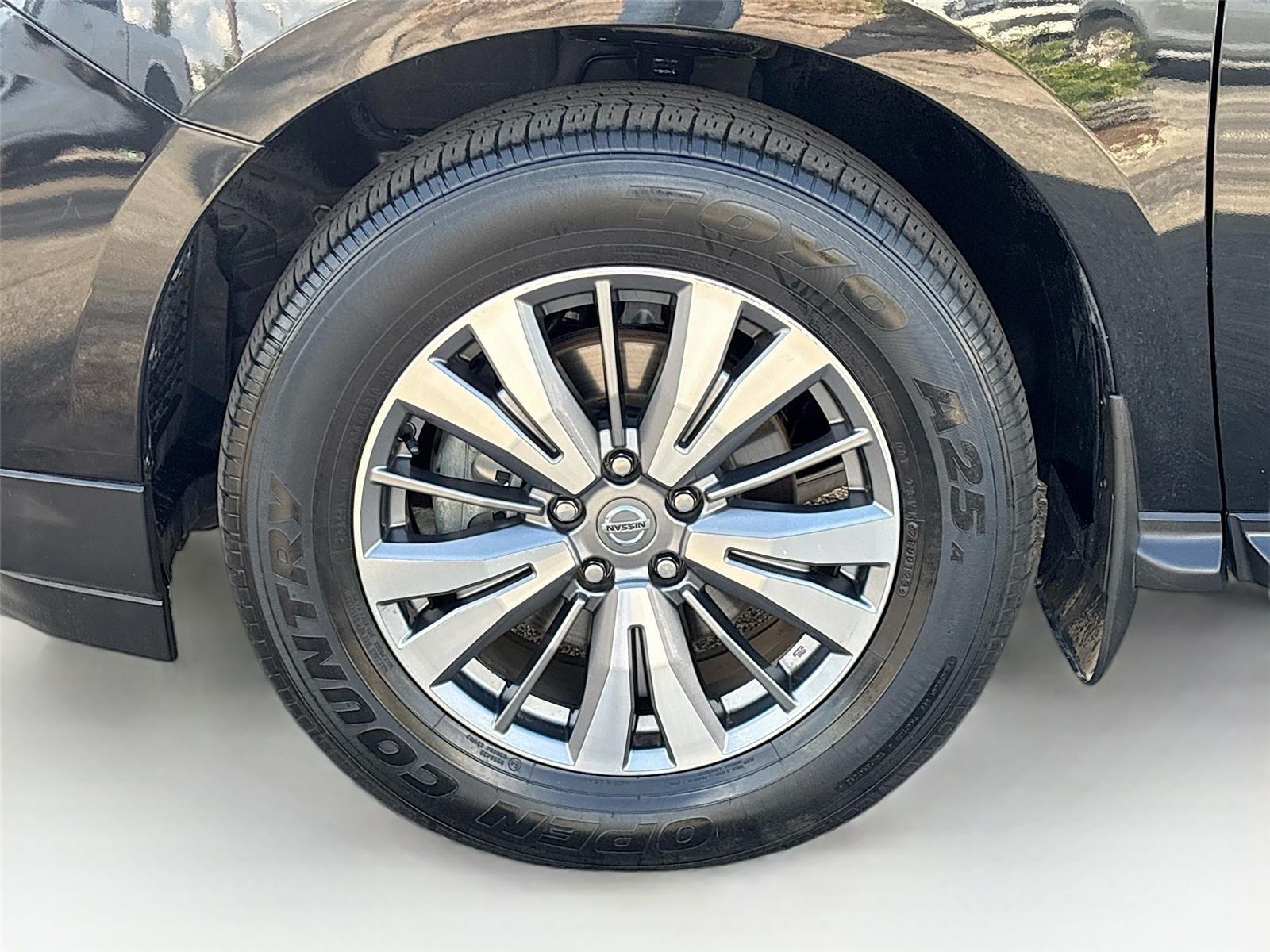 2020 Nissan Pathfinder SV