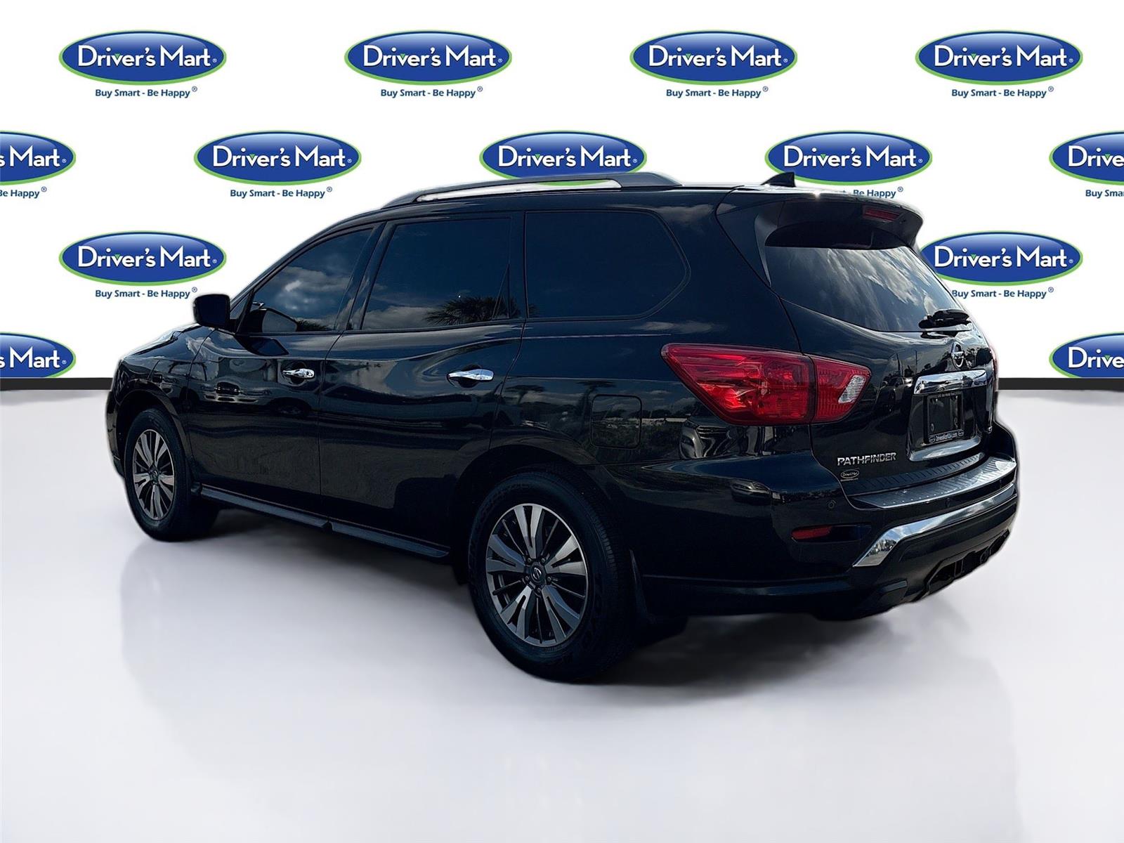 2020 Nissan Pathfinder SV