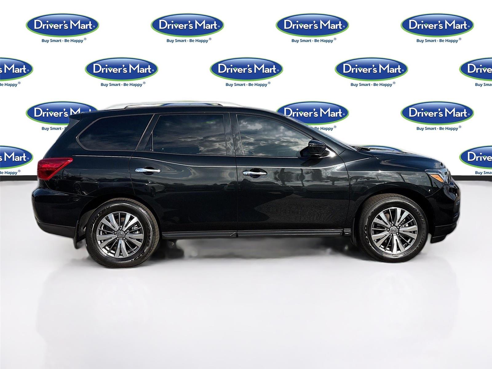 2020 Nissan Pathfinder SV