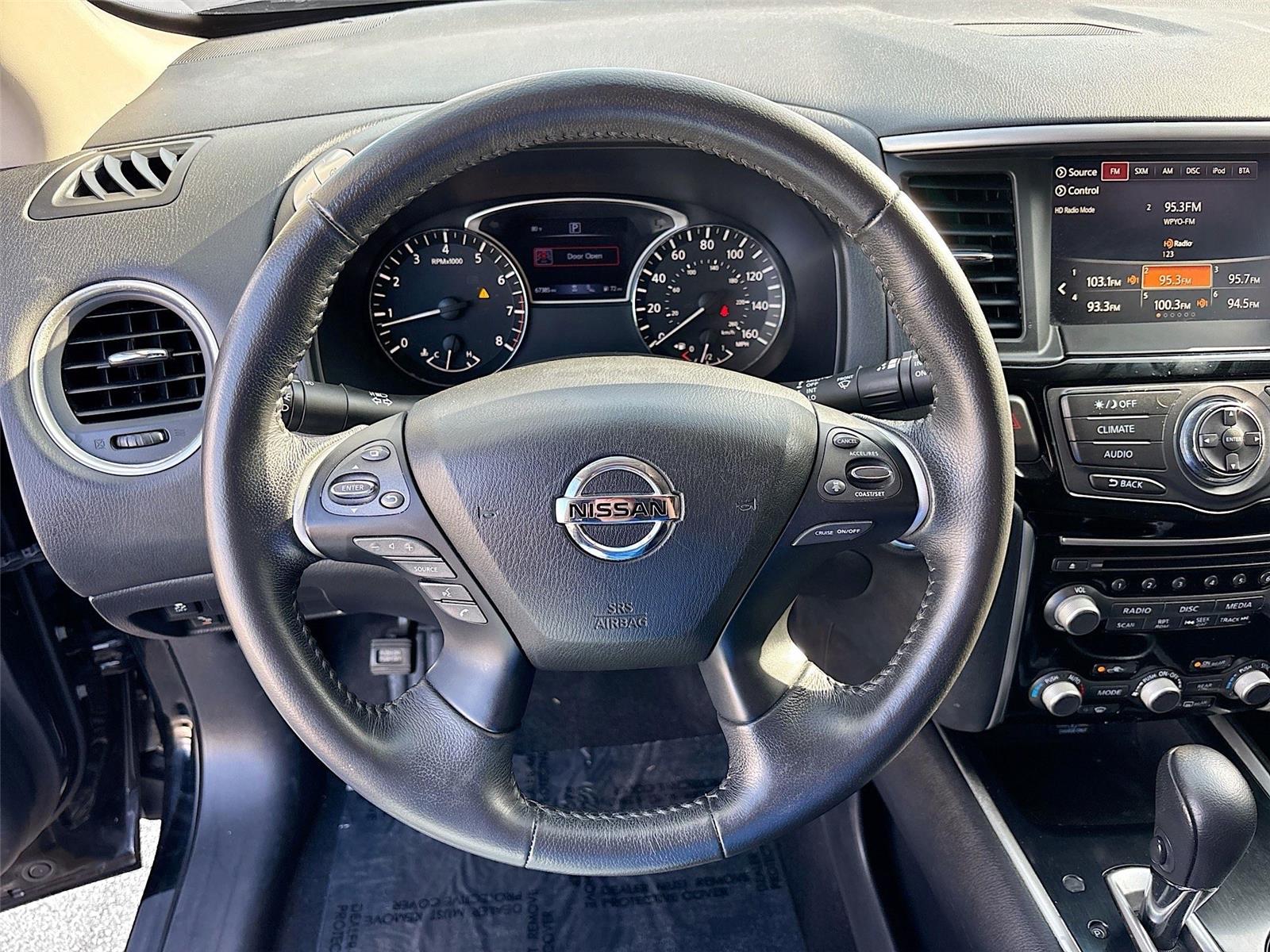 2020 Nissan Pathfinder SV