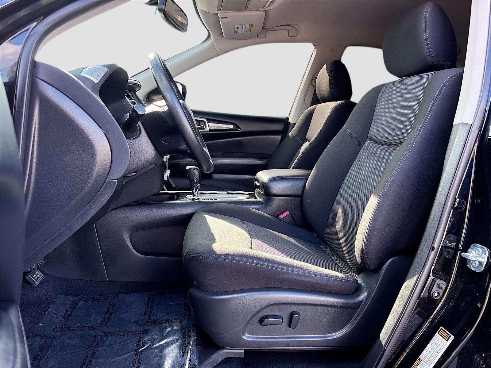 2020 Nissan Pathfinder SV