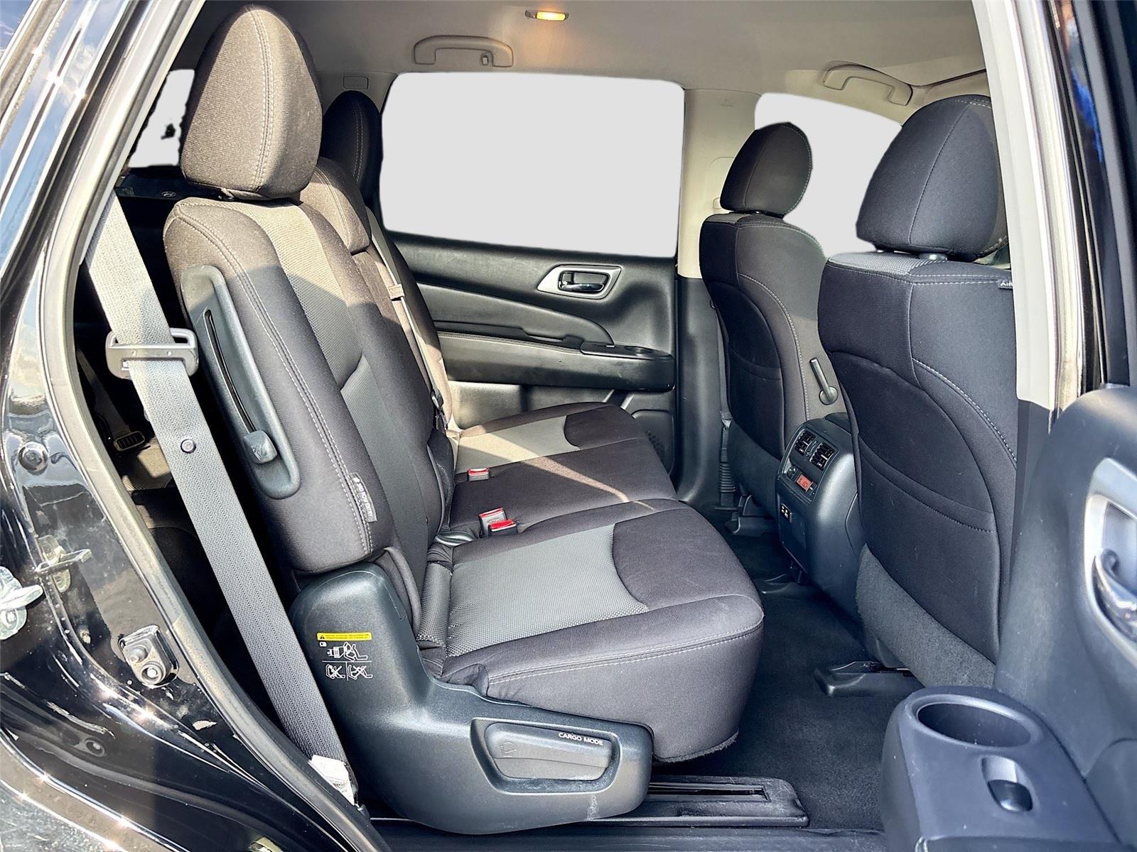 2020 Nissan Pathfinder SV