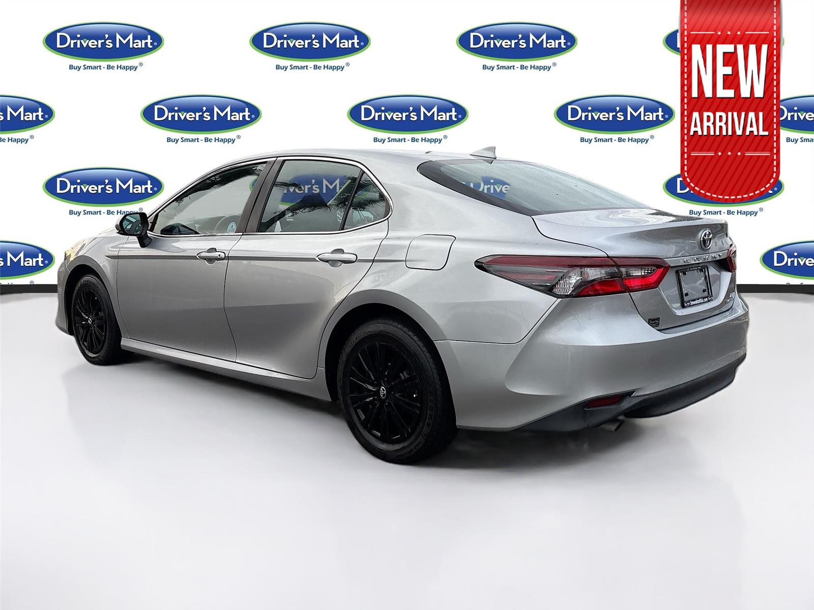 2022 Toyota Camry Hybrid LE