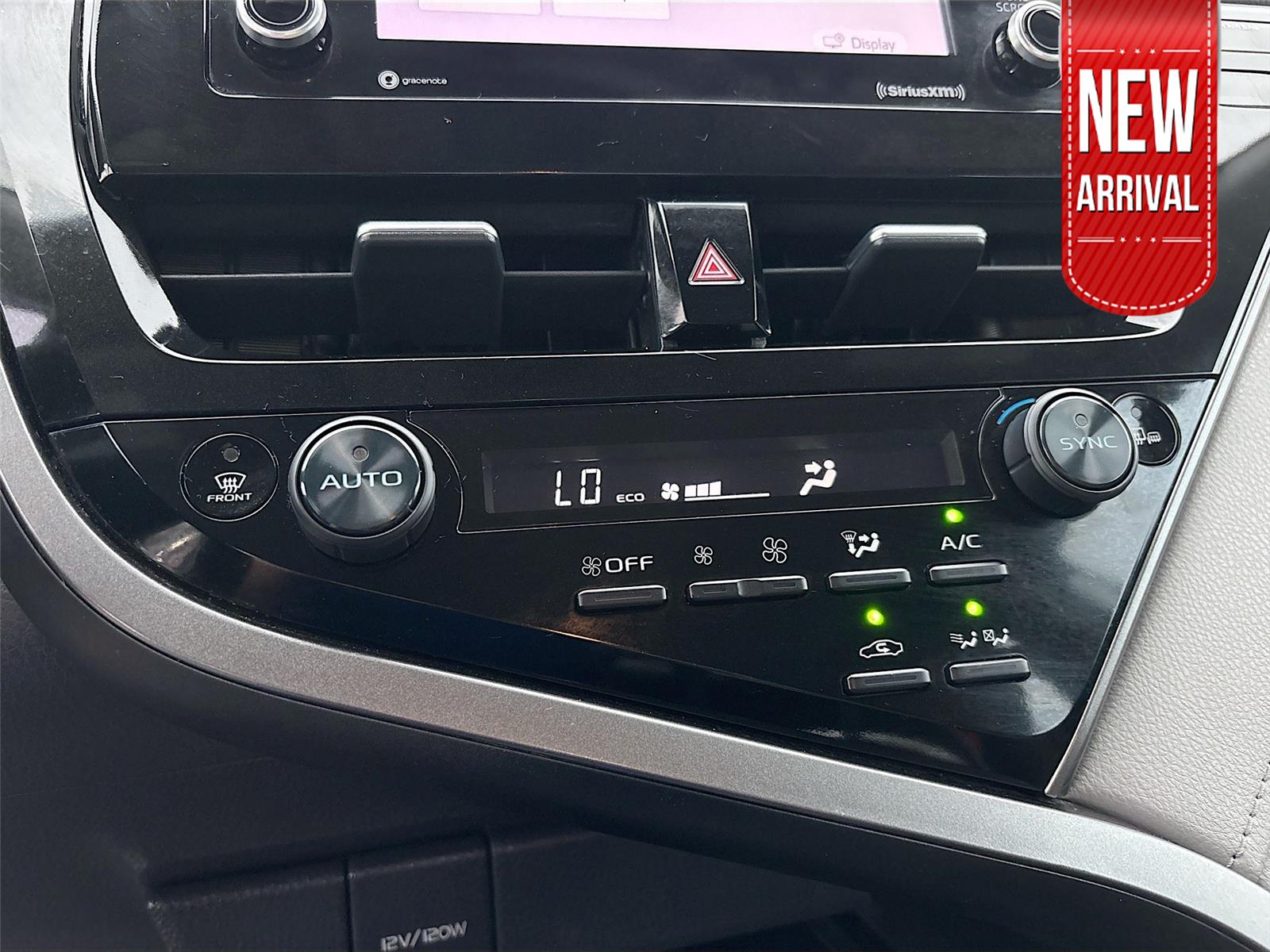 2022 Toyota Camry Hybrid LE