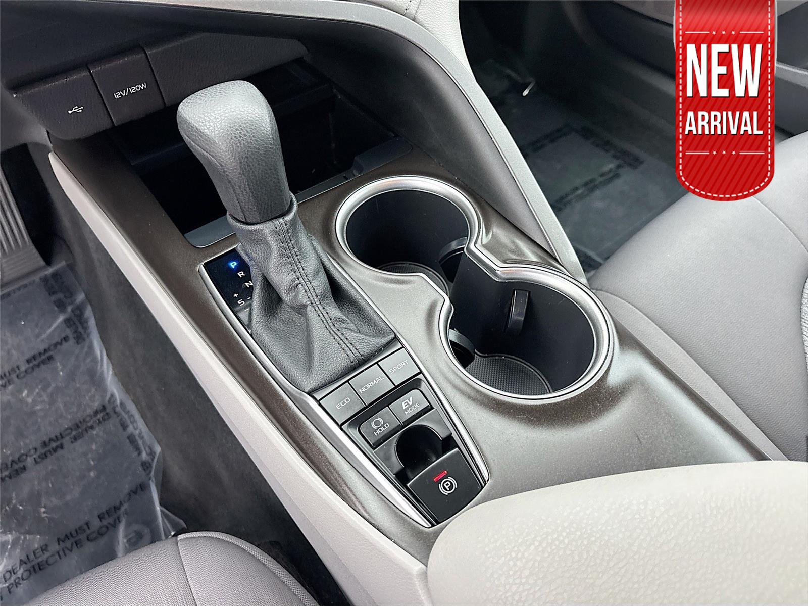 2022 Toyota Camry Hybrid LE