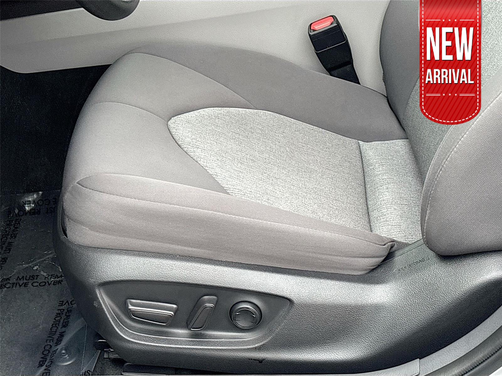 2022 Toyota Camry Hybrid LE