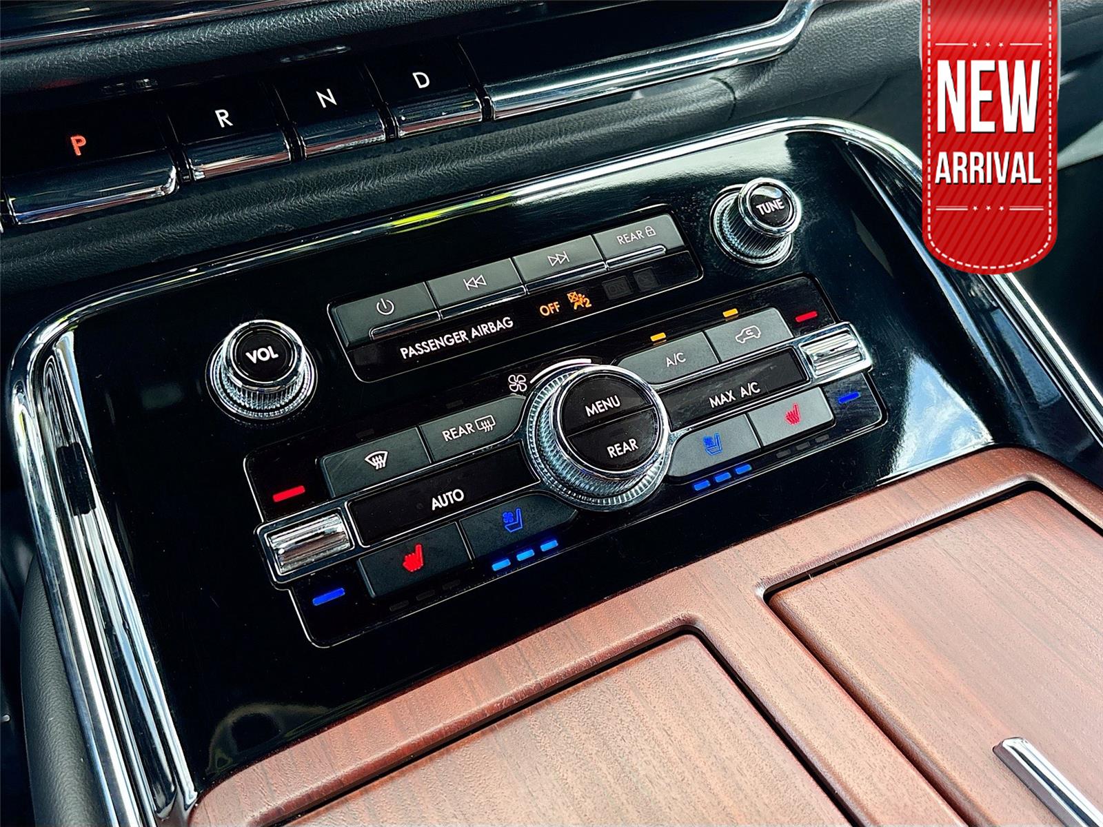 2023 Lincoln Navigator Standard