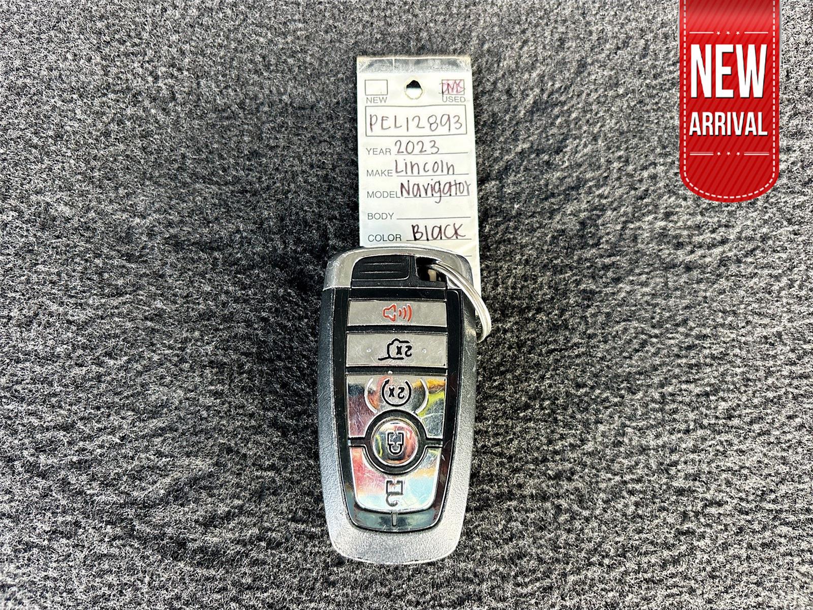 2023 Lincoln Navigator Standard