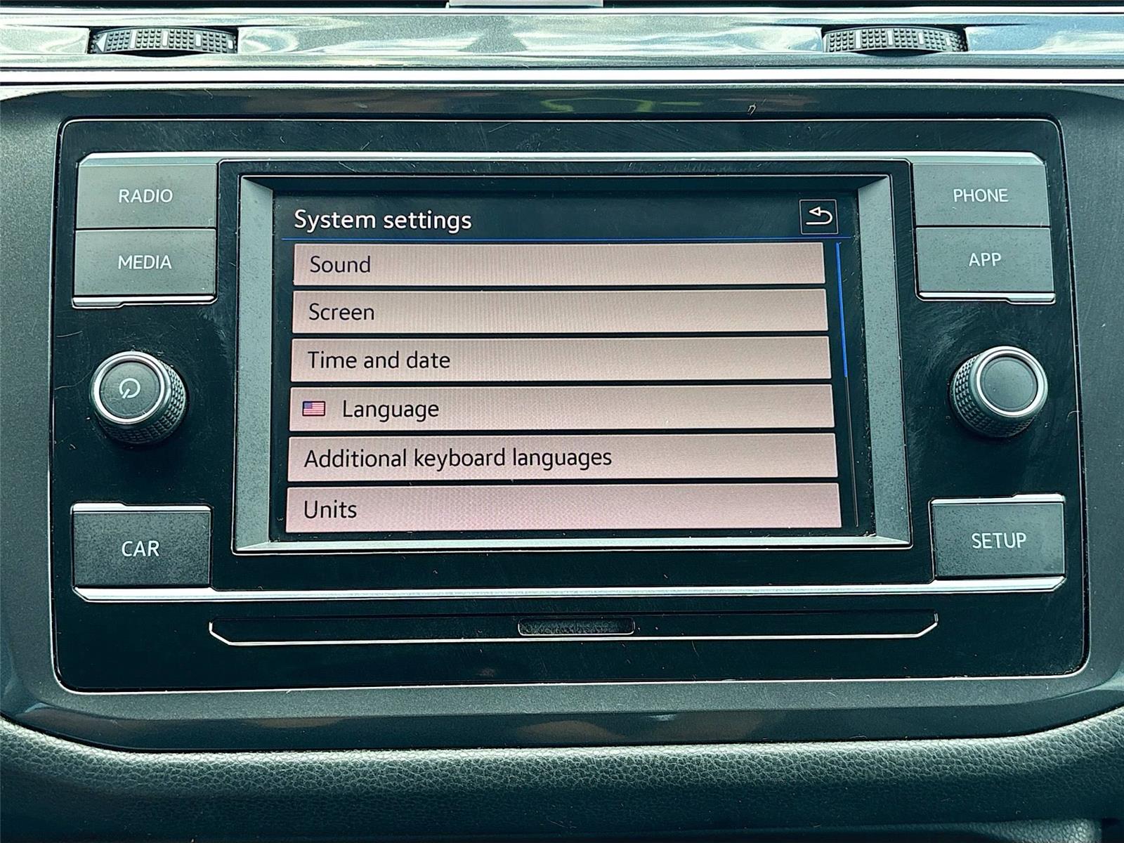 2018 Volkswagen Tiguan S