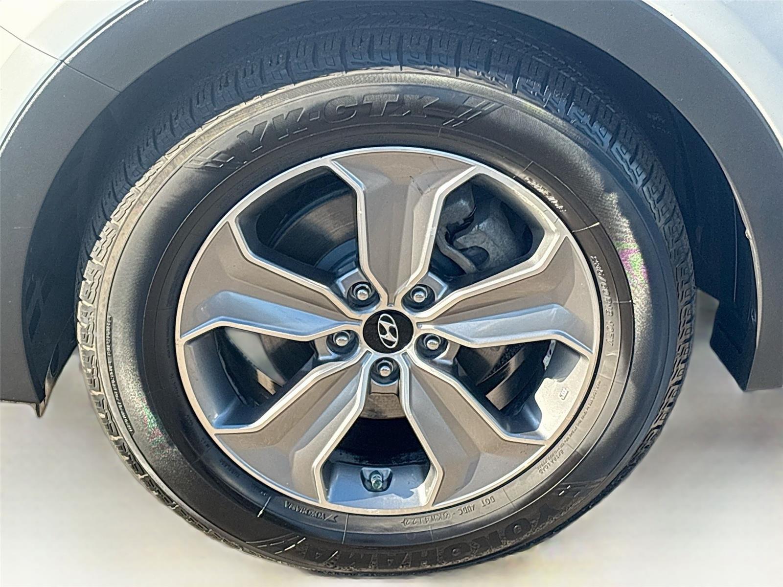 2016 Hyundai Santa Fe SE