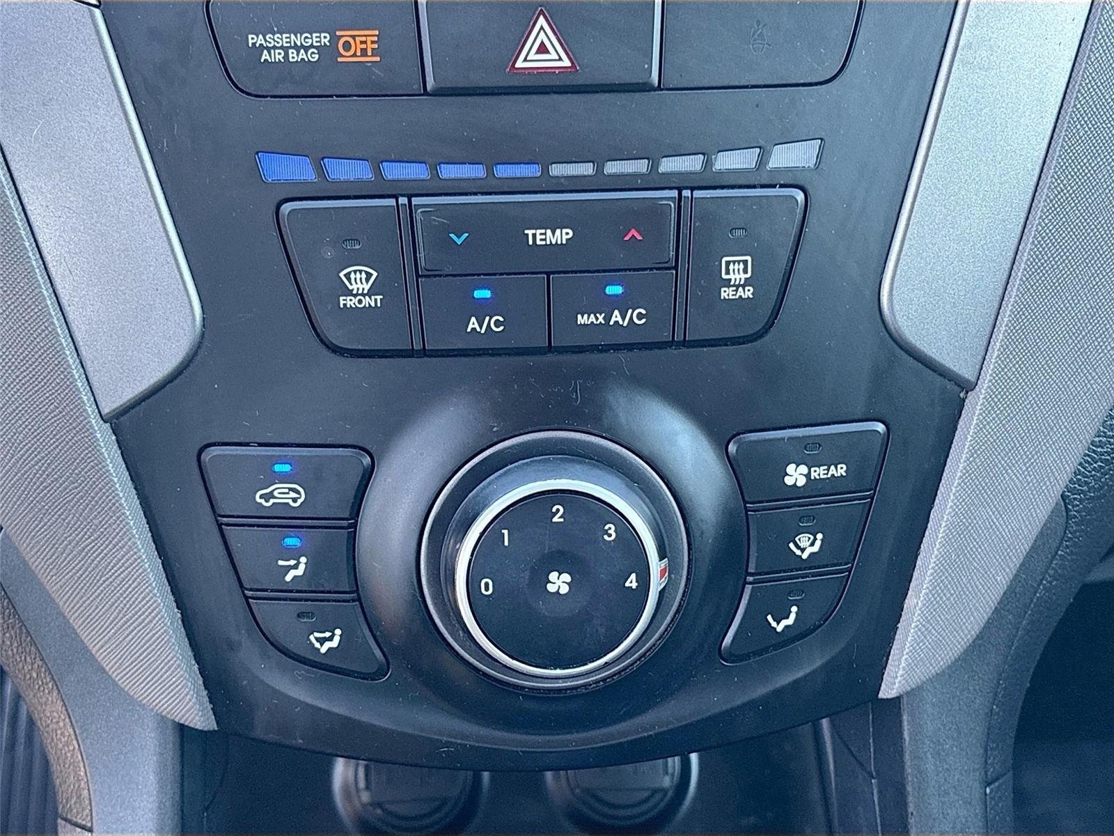 2016 Hyundai Santa Fe SE