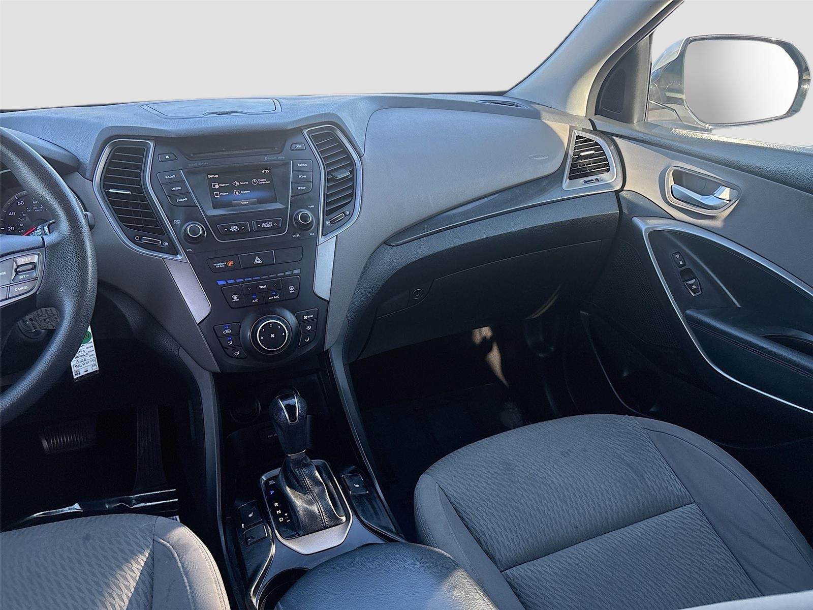 2016 Hyundai Santa Fe SE