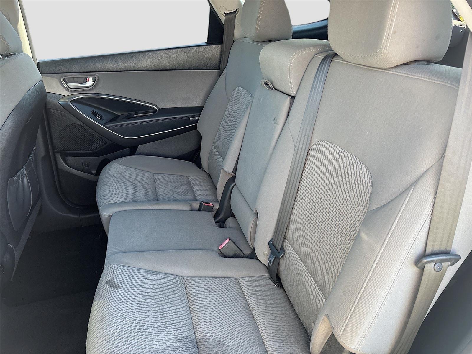 2016 Hyundai Santa Fe SE