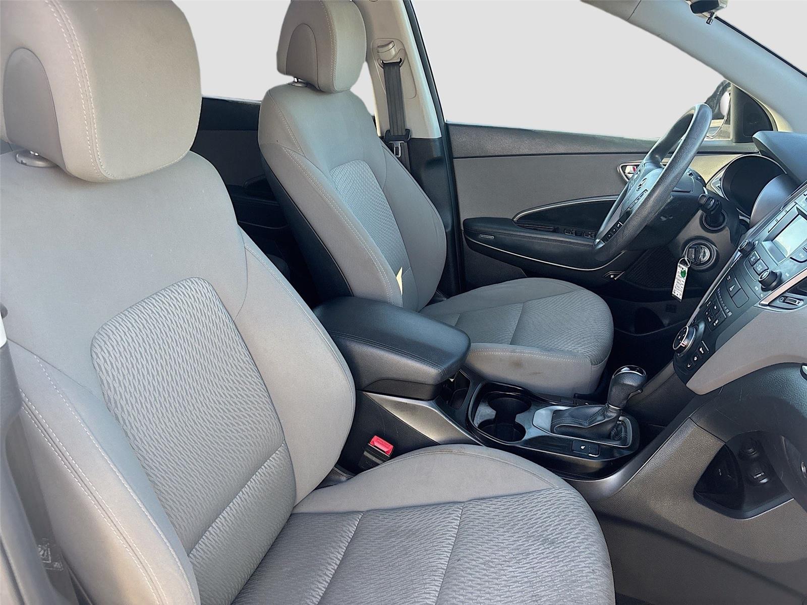 2016 Hyundai Santa Fe SE