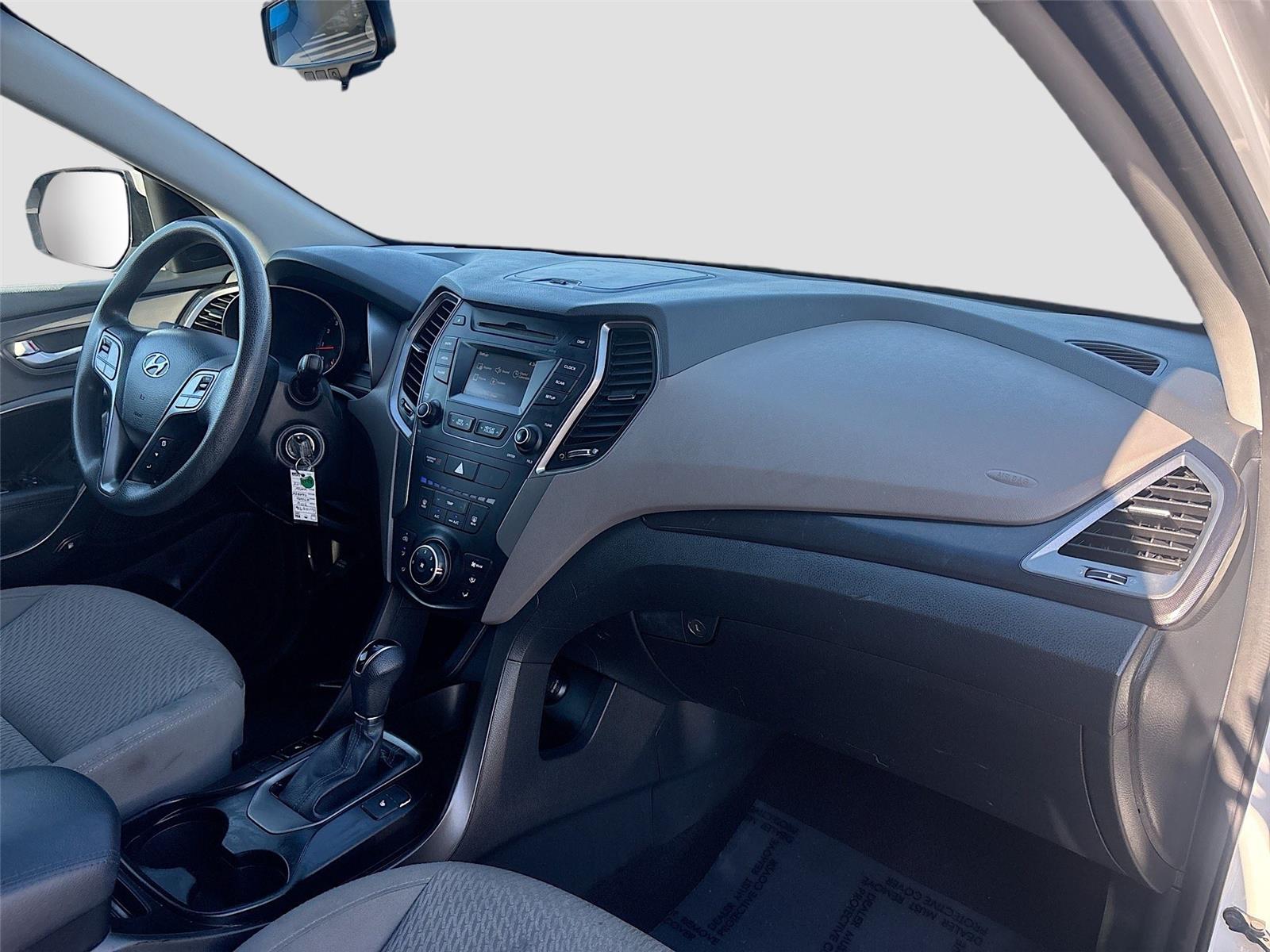 2016 Hyundai Santa Fe SE