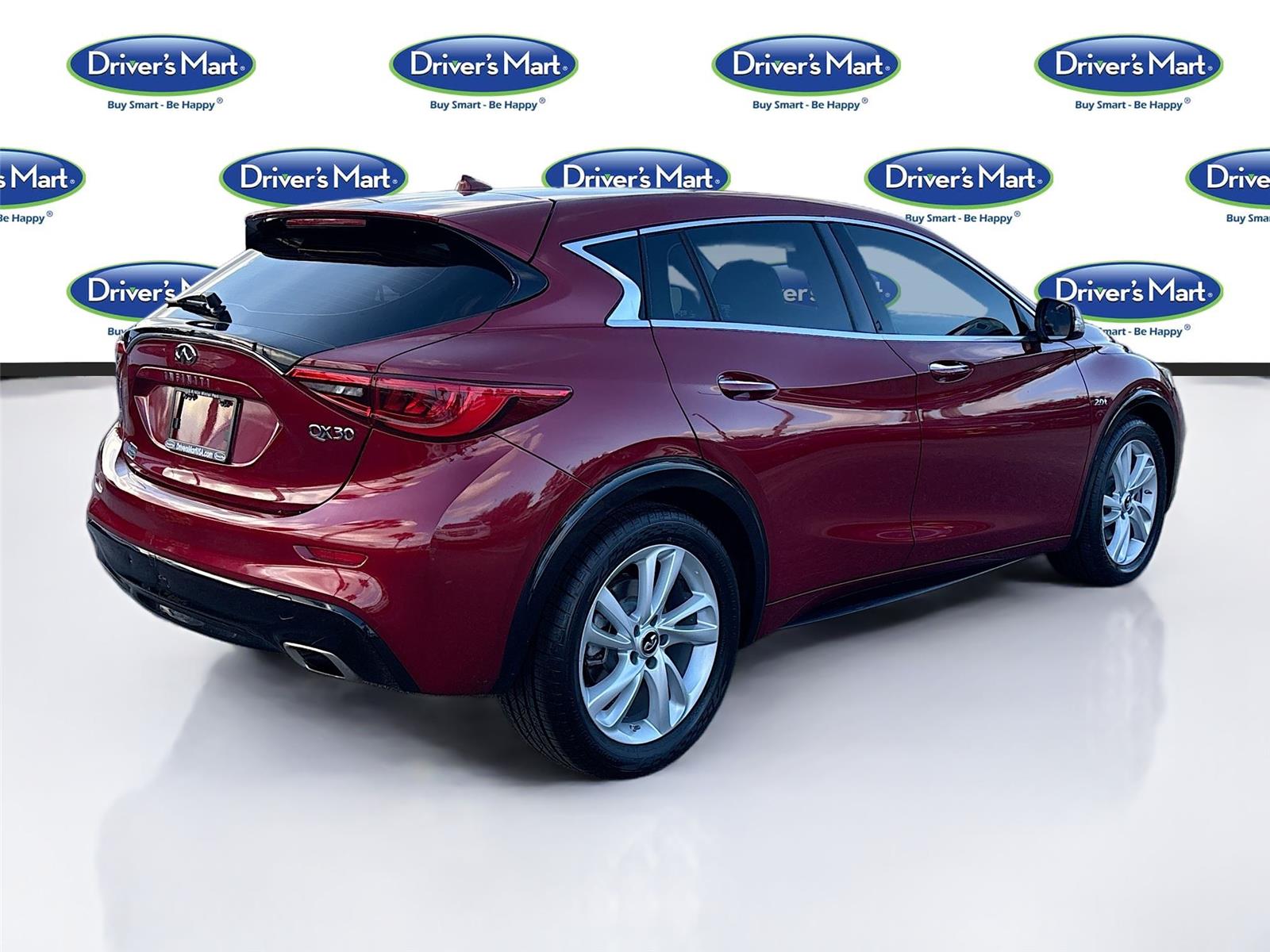 2018 INFINITI QX30 Luxury