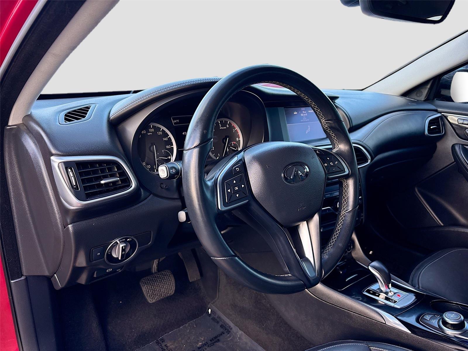 2018 INFINITI QX30 Luxury