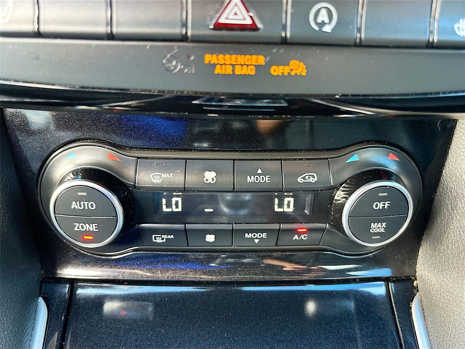 2018 INFINITI QX30 Luxury