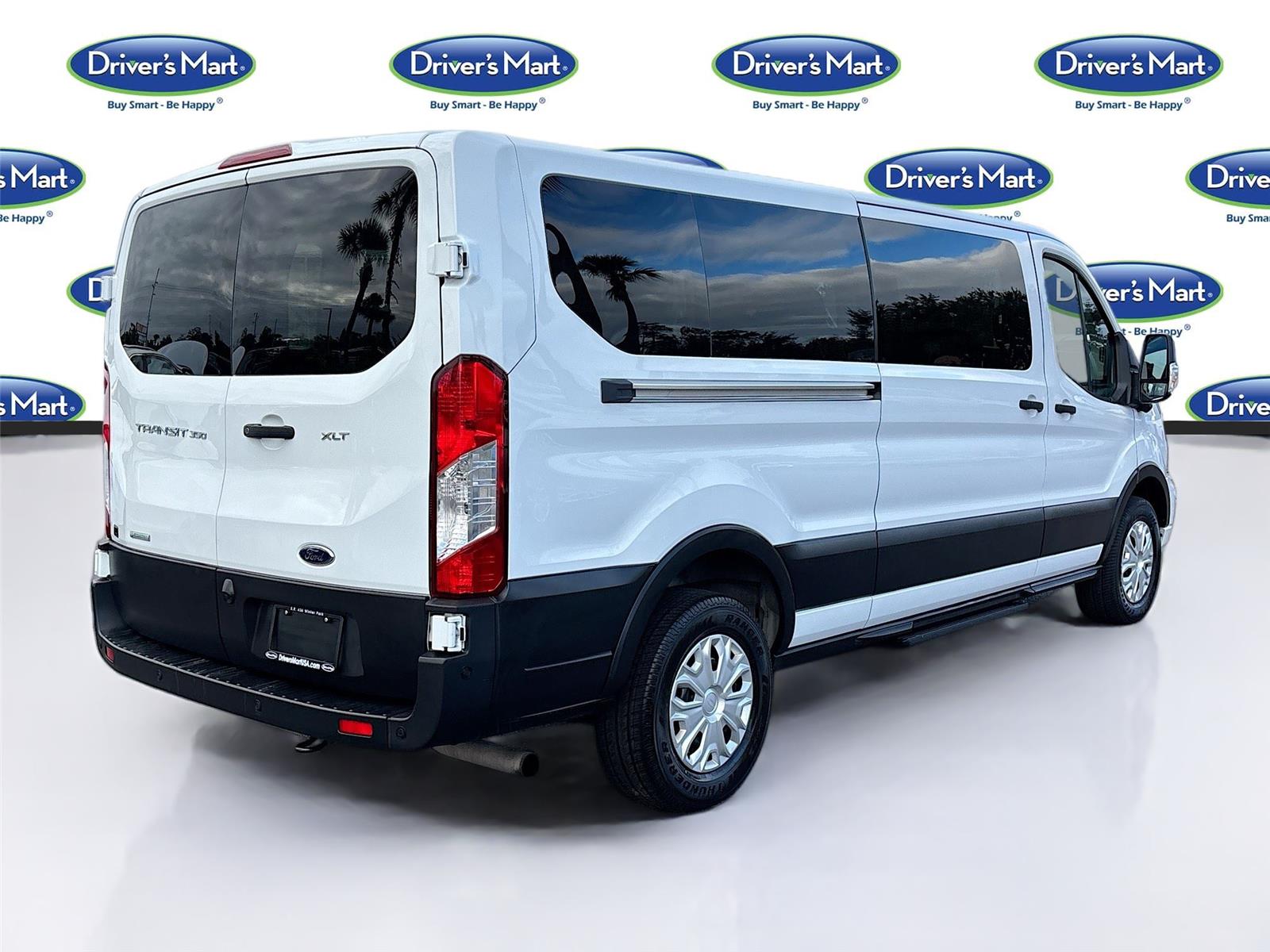 2023 Ford Transit Passenger Wagon XLT