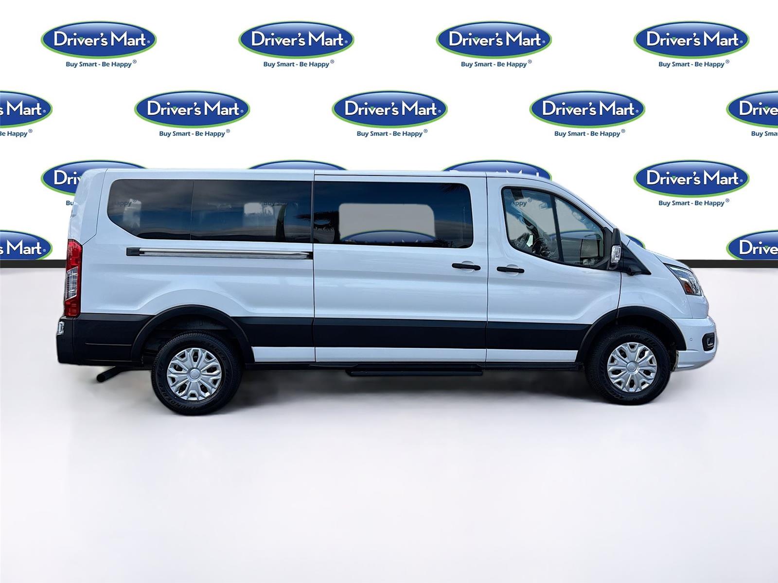2023 Ford Transit Passenger Wagon XLT