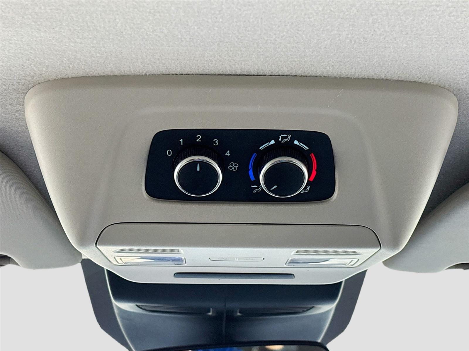 2023 Ford Transit Passenger Wagon XLT