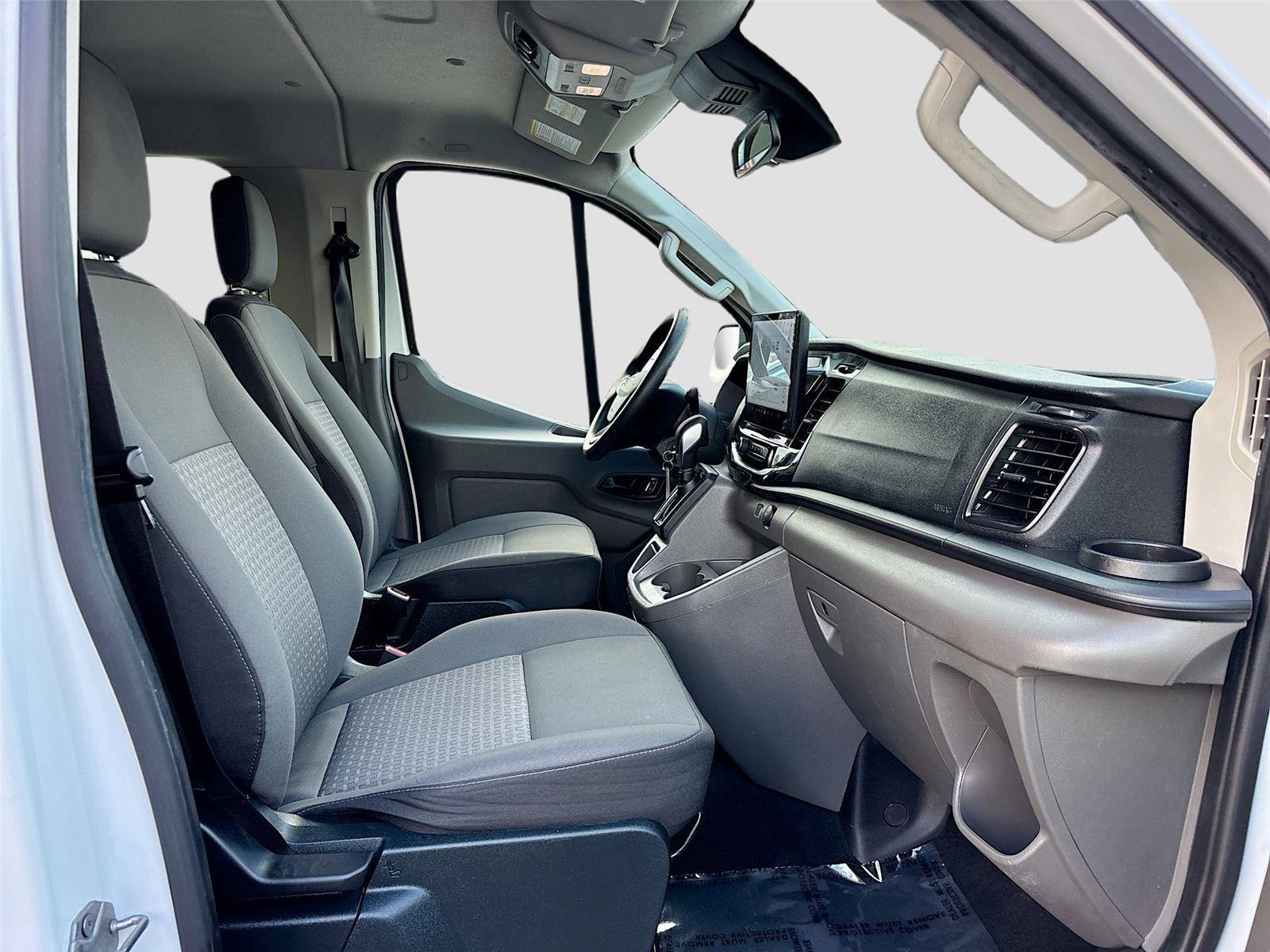 2023 Ford Transit Passenger Wagon XLT